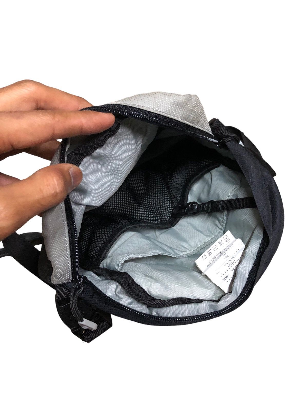 Nike × Vintage Y2K NIKE CROSSBODY SLINGBAG Size ONE SIZE - 7 Thumbnail