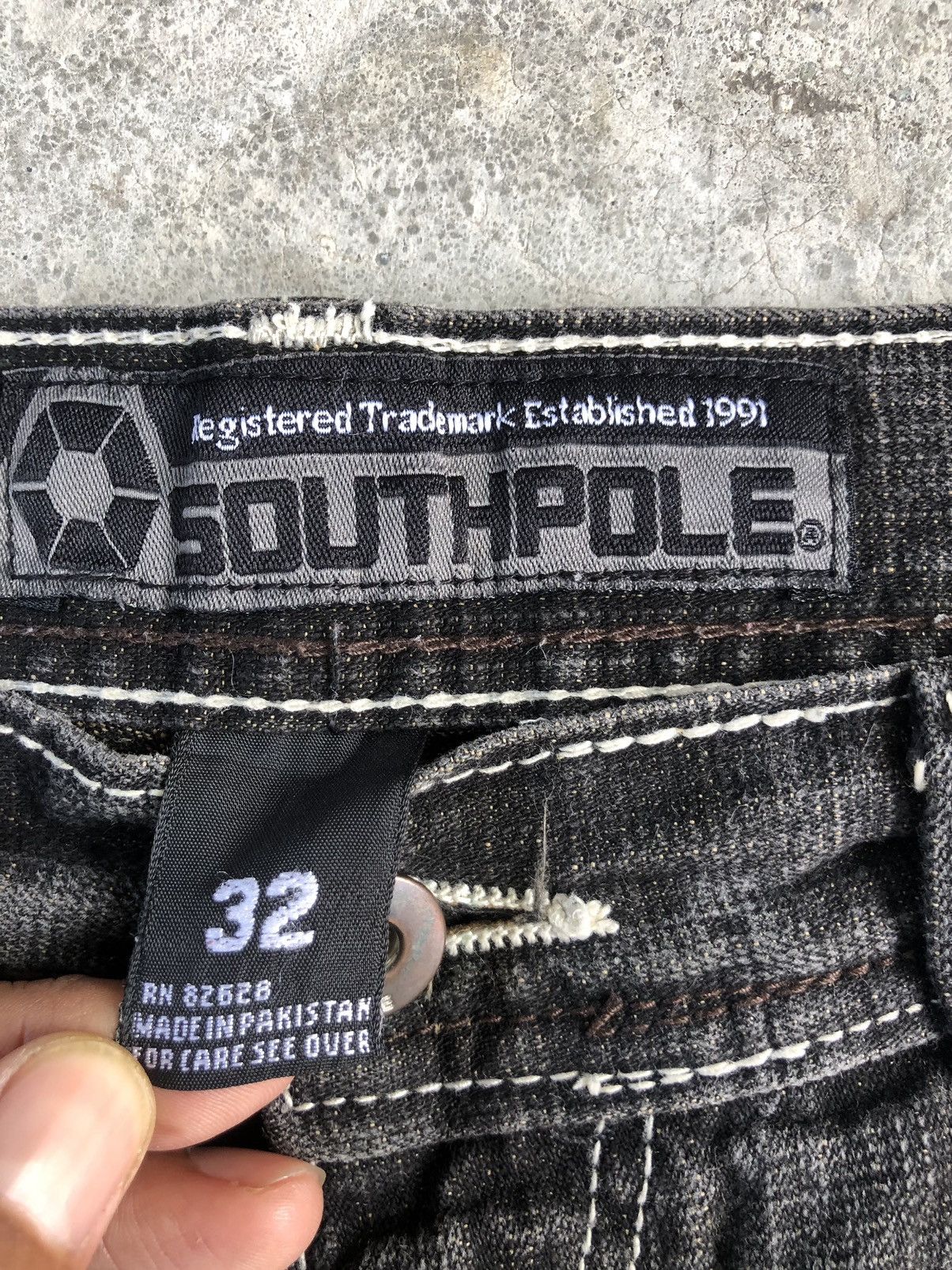 Southpole Southpole Baggy Jeans hip hop distressed jeans Size US 32 / EU 48 - 14 Thumbnail