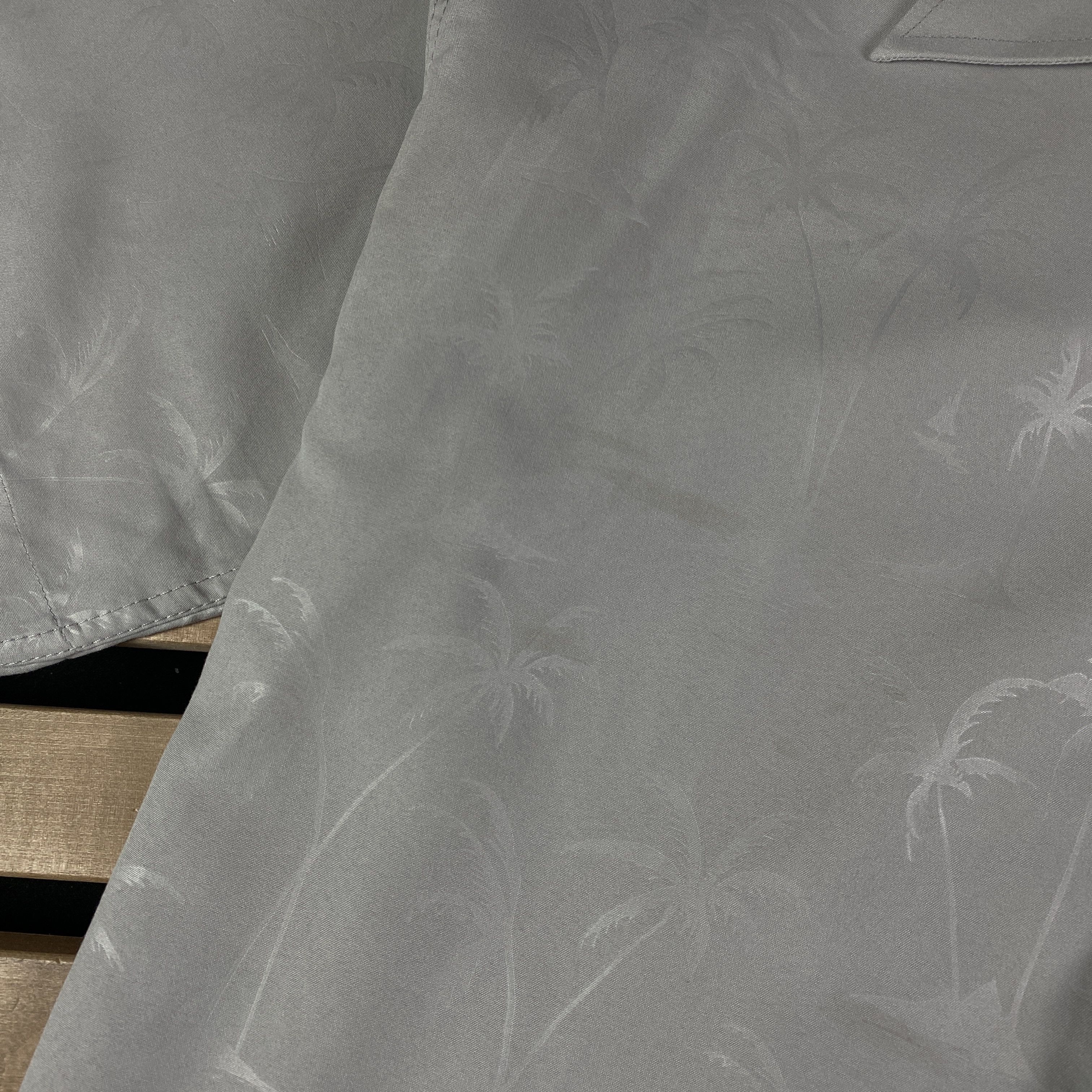 Versace × Vintage Mens Shirt Short Sleeve Gianni Versace Vintage Size L Size US L / EU 52-54 / 3 - 6 Thumbnail