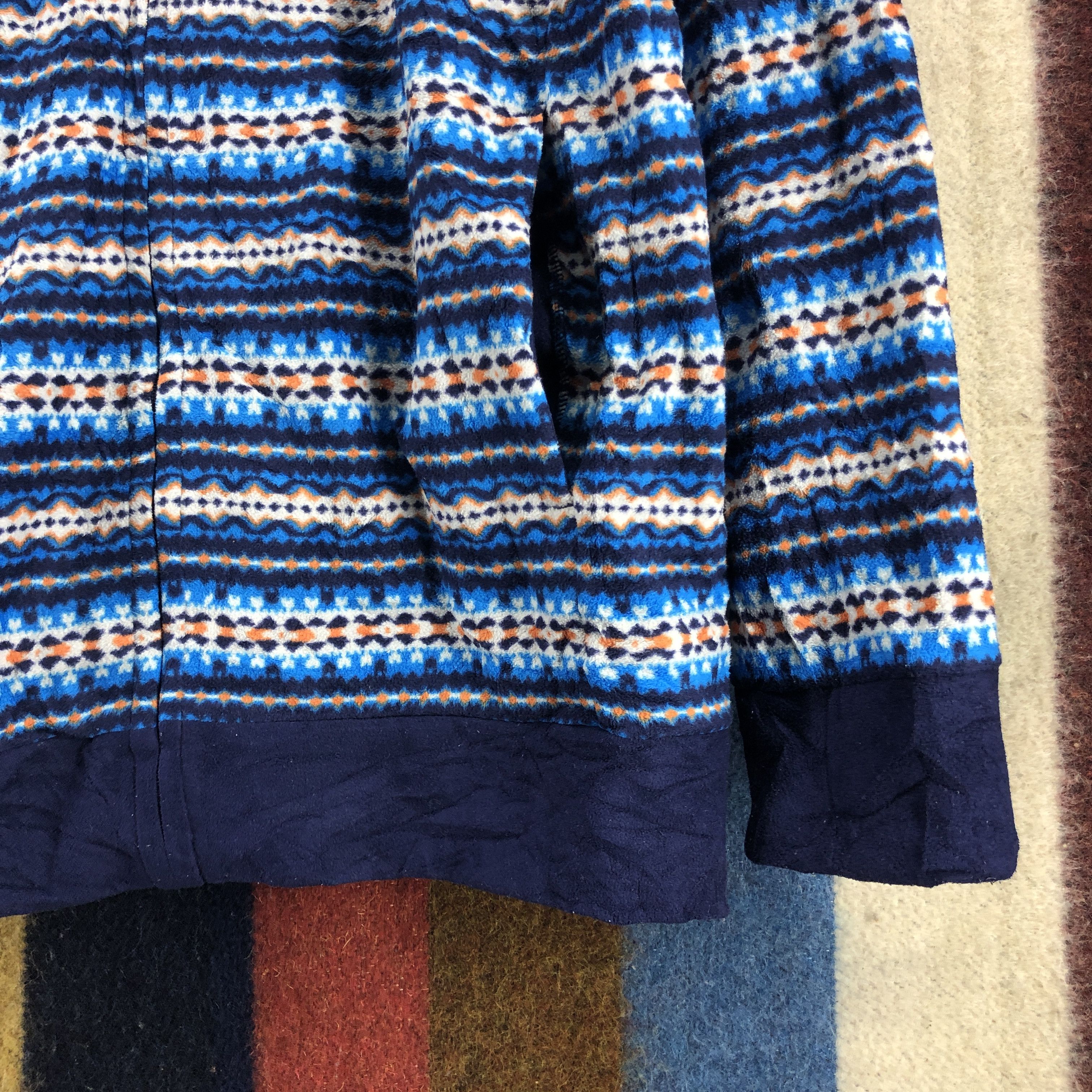 Uniqlo UNIQLO Zipper Hoodie Abstract Design #096/E Size US M / EU 48-50 / 2 - 3 Thumbnail