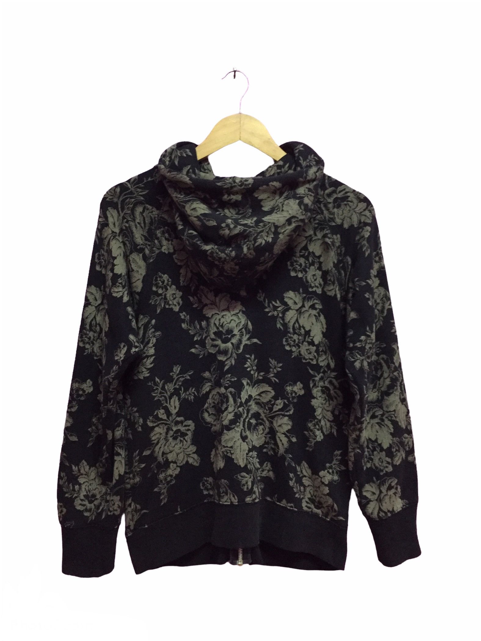 Uniqlo Cabbages & Roses x Uniqlo Hoodies Size XL Size US XL / EU 56 / 4 - 2 Thumbnail