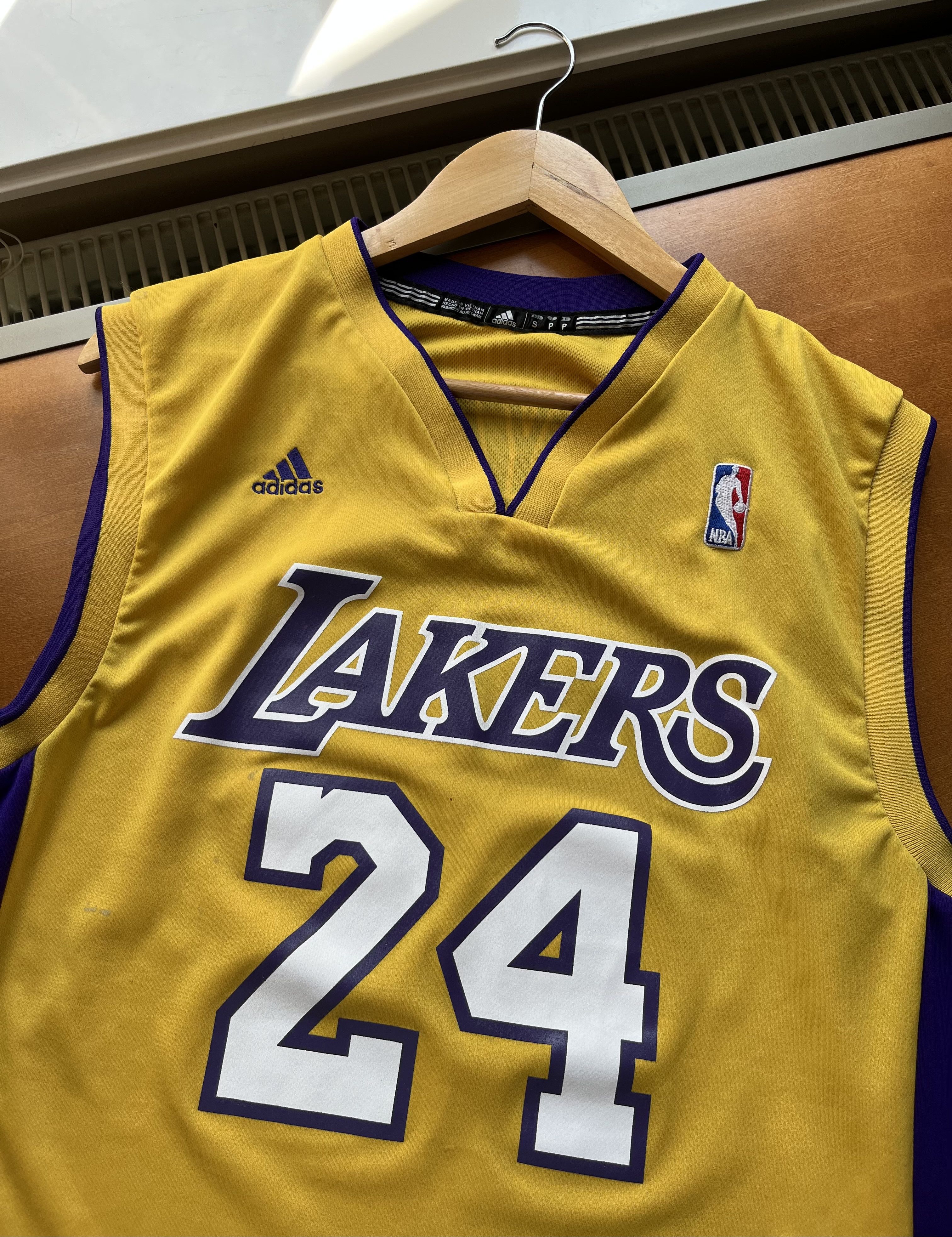 Los Angeles Lakers Kobe Bryant Basketball 24 Jersey Adidas
