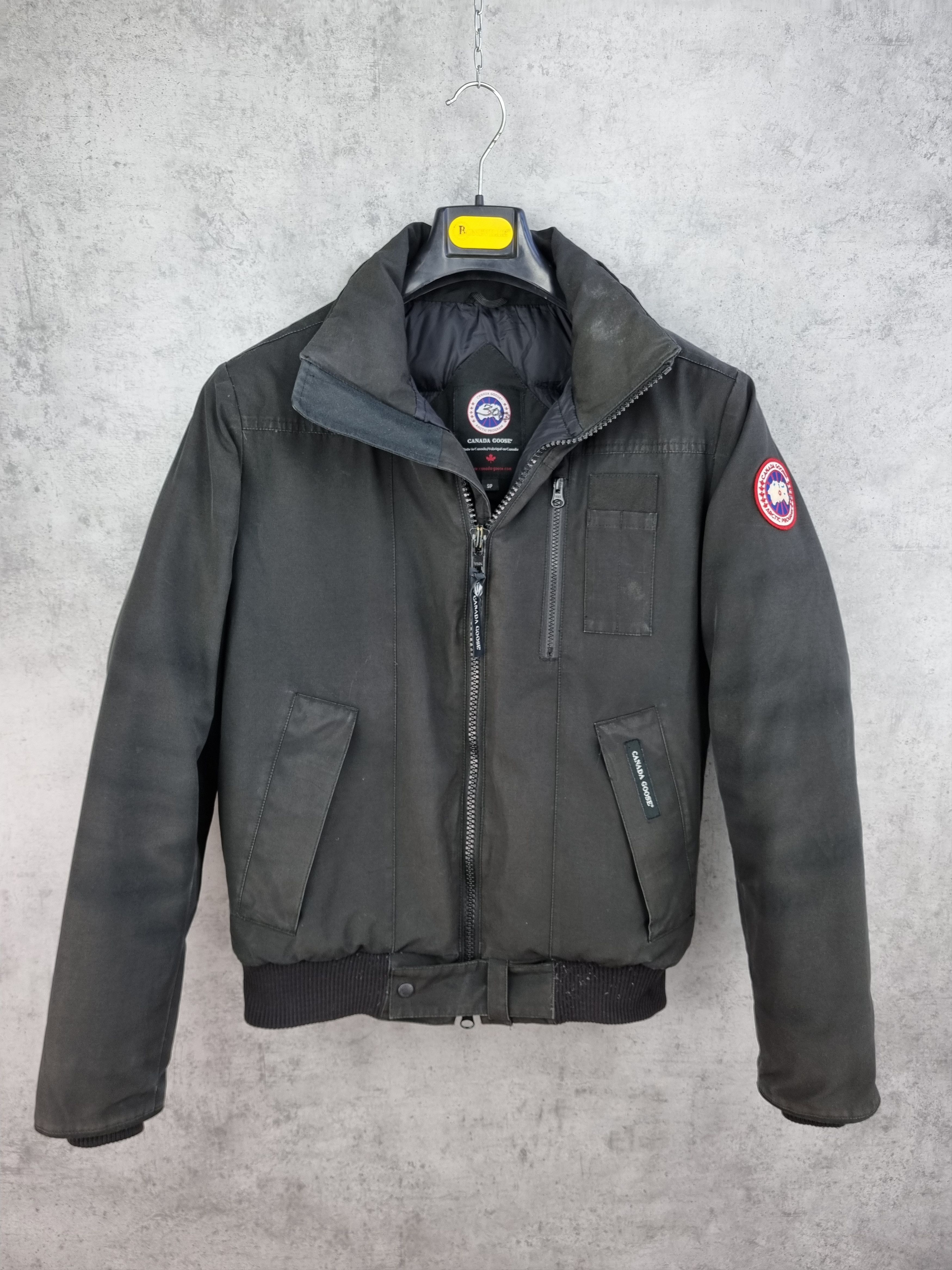 Canada Goose × Vintage Canada Goose Down Puffer Worn Heavy Jacket Size US S / EU 44-46 / 1 - 1 Thumbnail