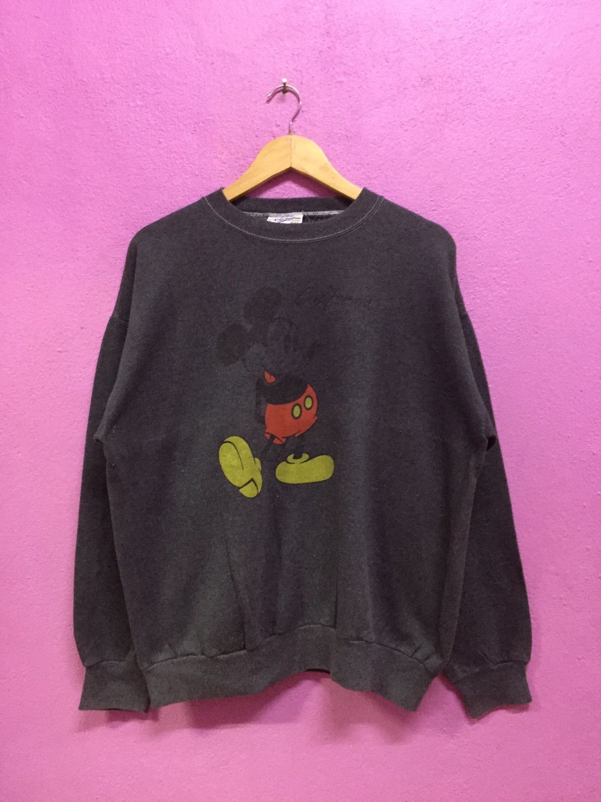 Mickey Mouse Vintage Mickey Mouse Sweatshirts Size L Size US L / EU 52-54 / 3 - 1 Thumbnail