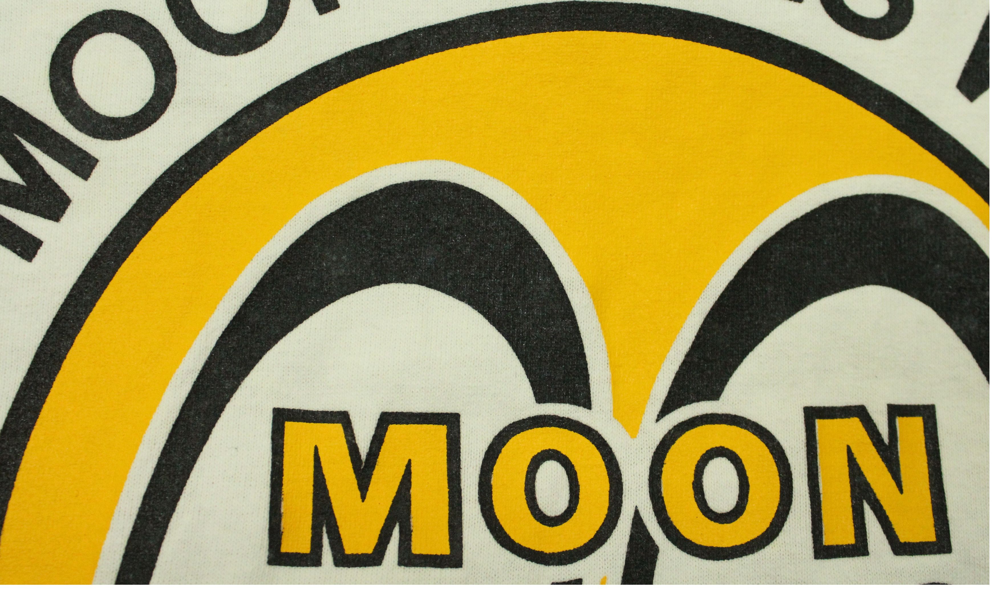 Vintage Vintage MOONEYES T Shirt Racing Size US L / EU 52-54 / 3 - 7 Thumbnail
