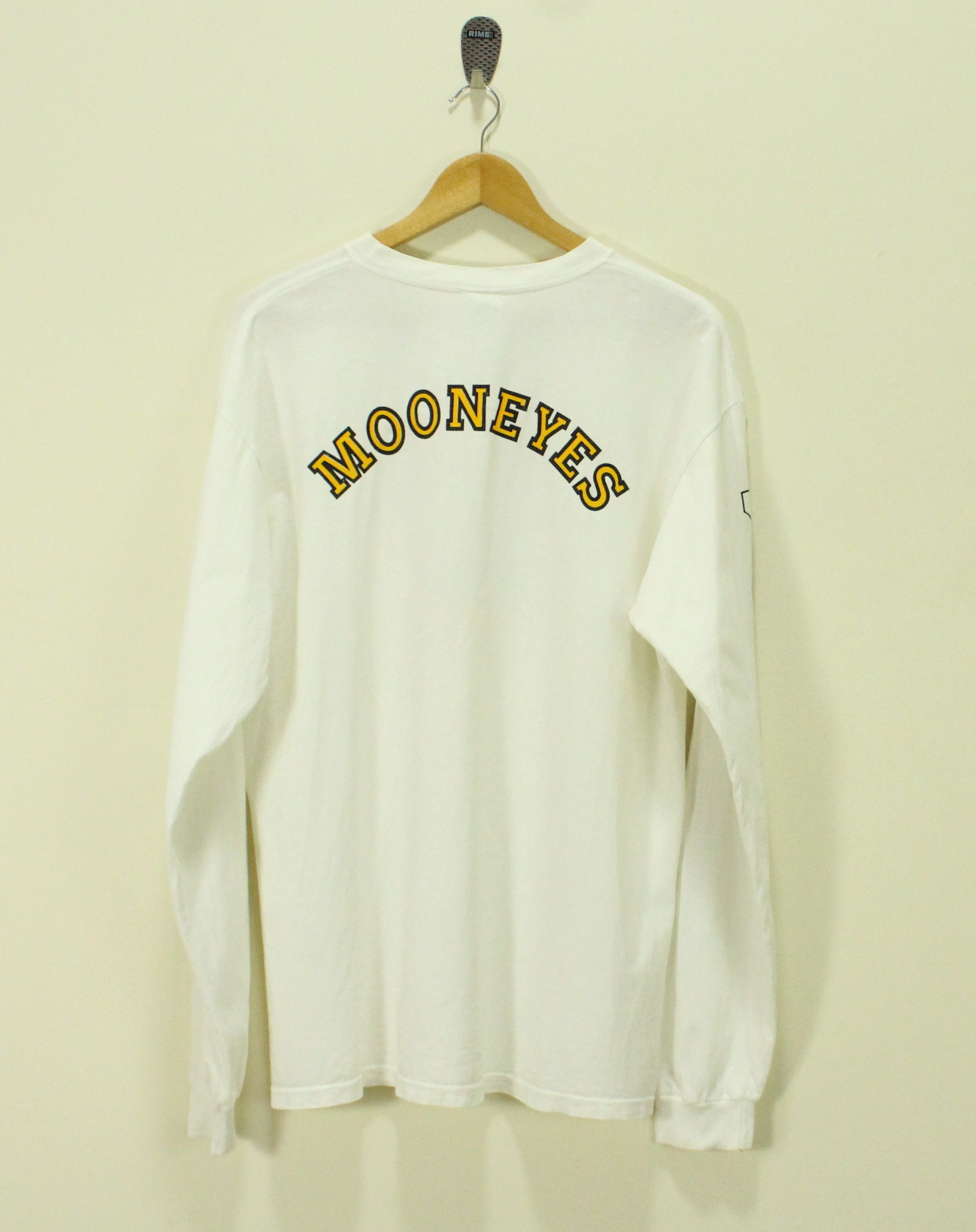 Vintage Vintage MOONEYES T Shirt Racing Size US L / EU 52-54 / 3 - 4 Thumbnail