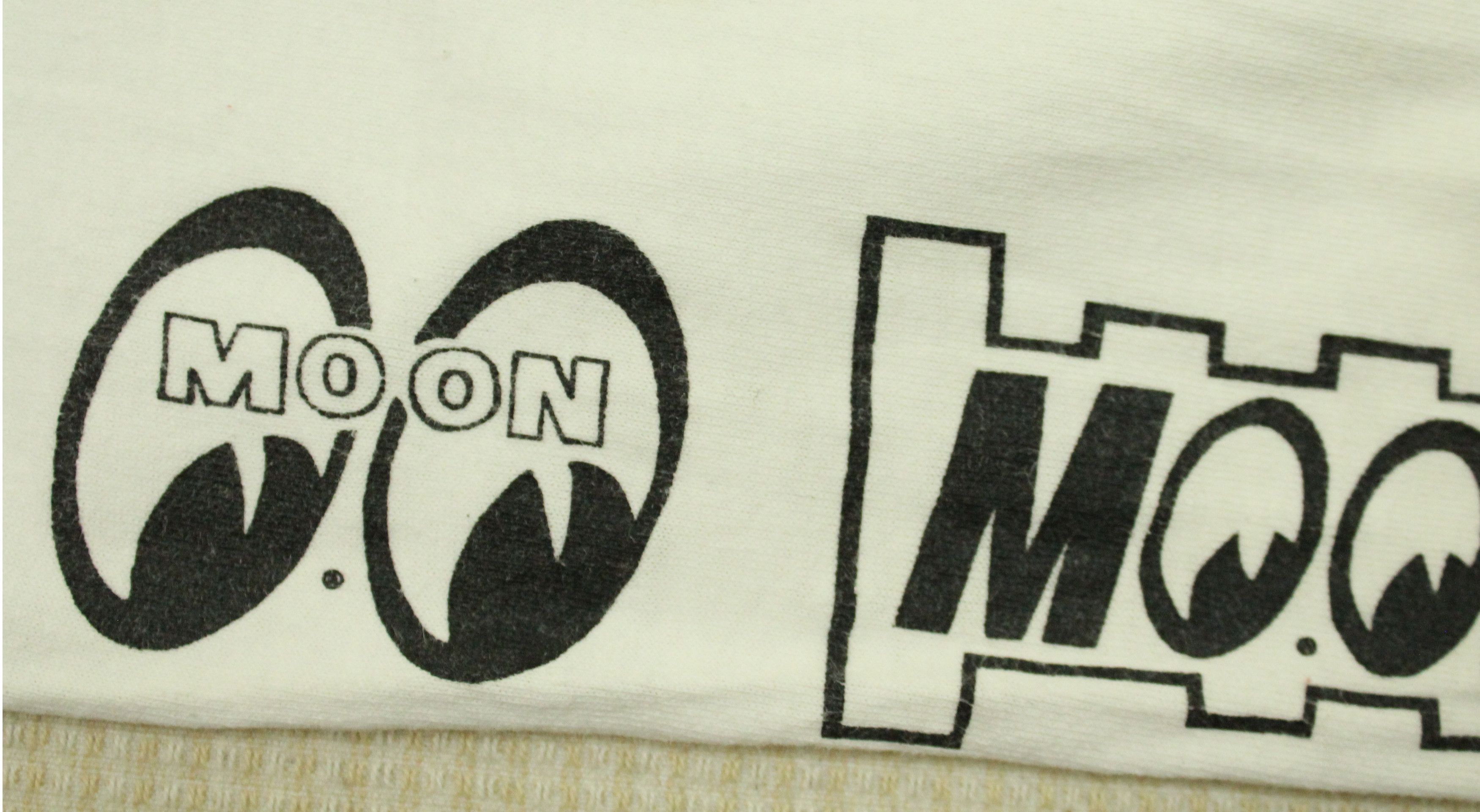 Vintage Vintage MOONEYES T Shirt Racing Size US L / EU 52-54 / 3 - 9 Thumbnail