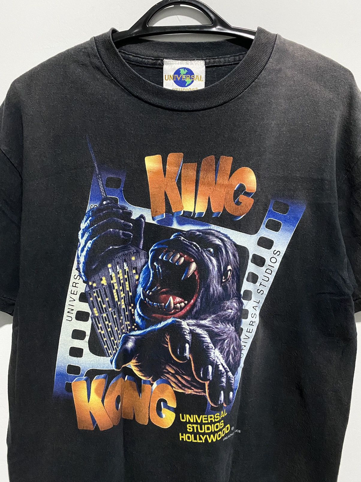 Vintage 🔥SALE🔥Vintage Thrash 90s King Kong Movie Shirt Size US M / EU 48-50 / 2 - 2 Thumbnail