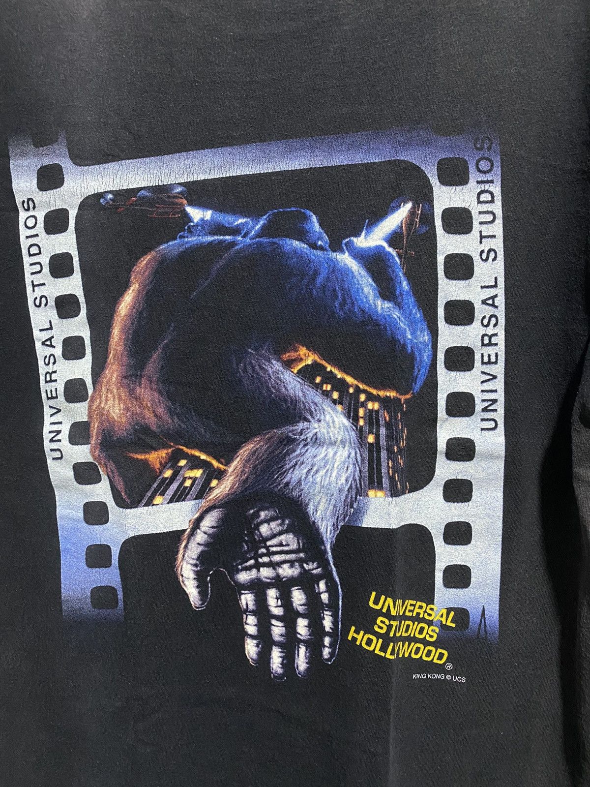 Vintage 🔥SALE🔥Vintage Thrash 90s King Kong Movie Shirt Size US M / EU 48-50 / 2 - 6 Thumbnail