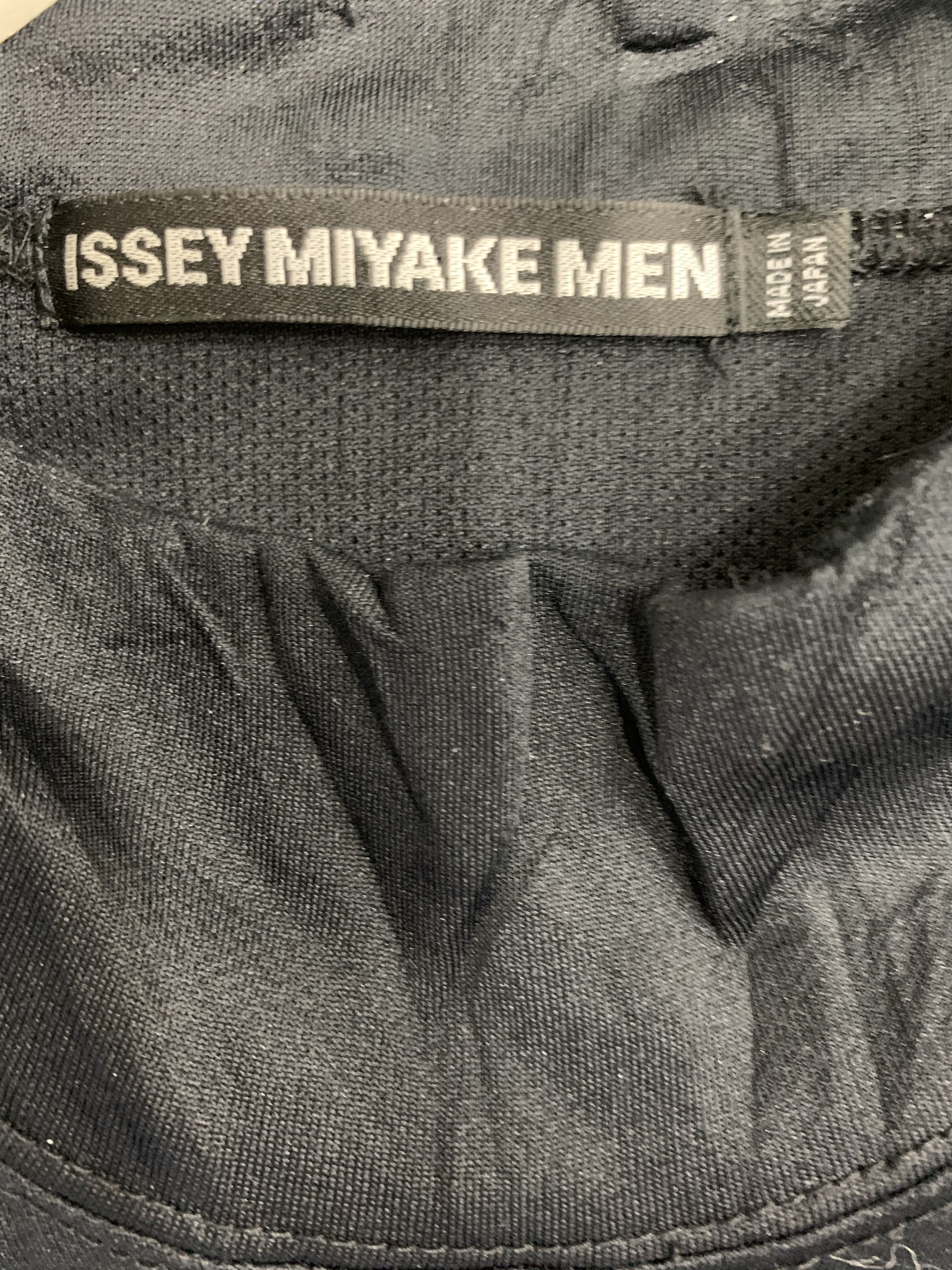 Issey Miyake Issey miyake "steve jobs" wrinkle poly top Size US L / EU 52-54 / 3 - 8 Thumbnail