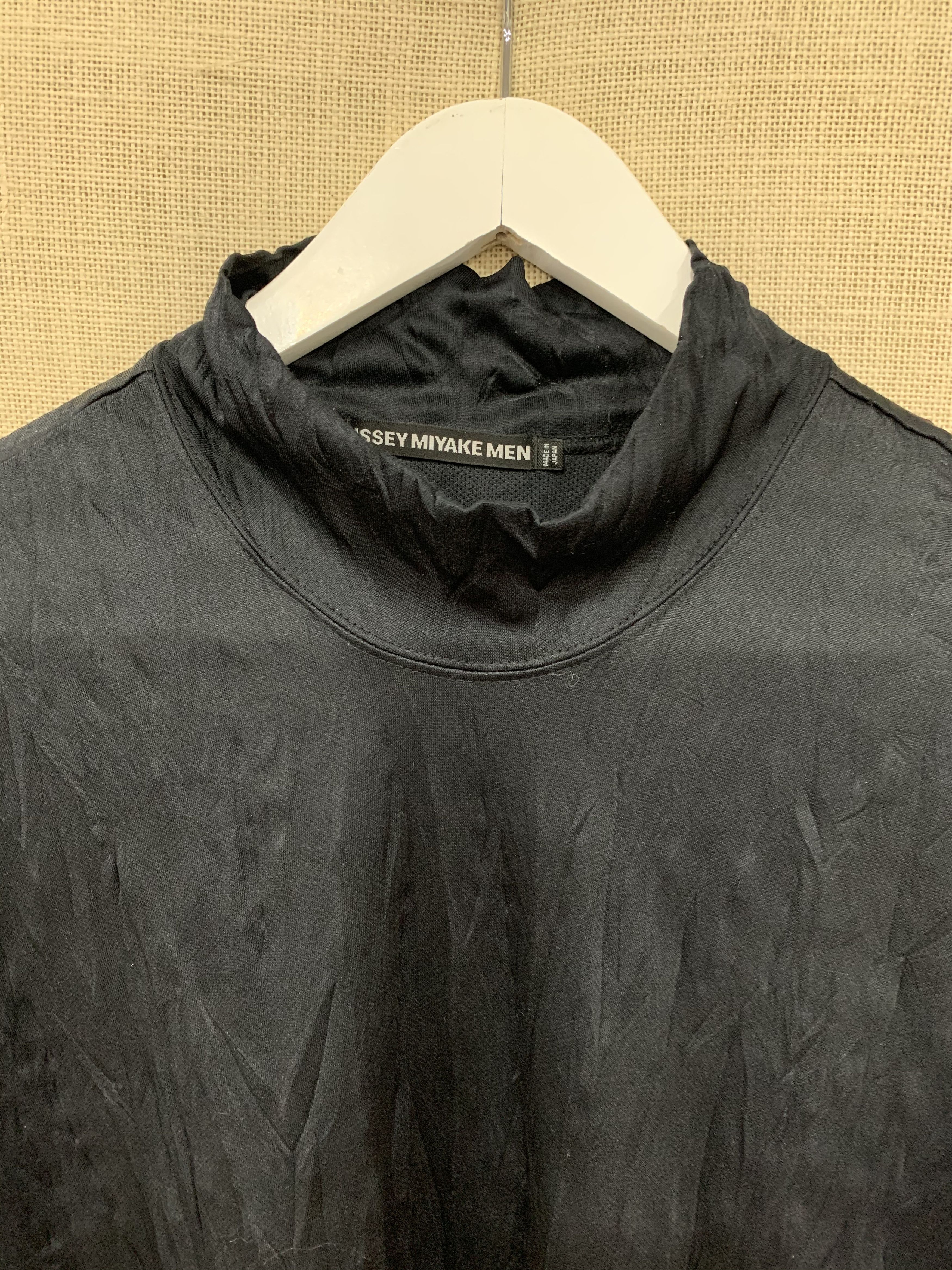 Issey Miyake Issey miyake "steve jobs" wrinkle poly top Size US L / EU 52-54 / 3 - 2 Thumbnail