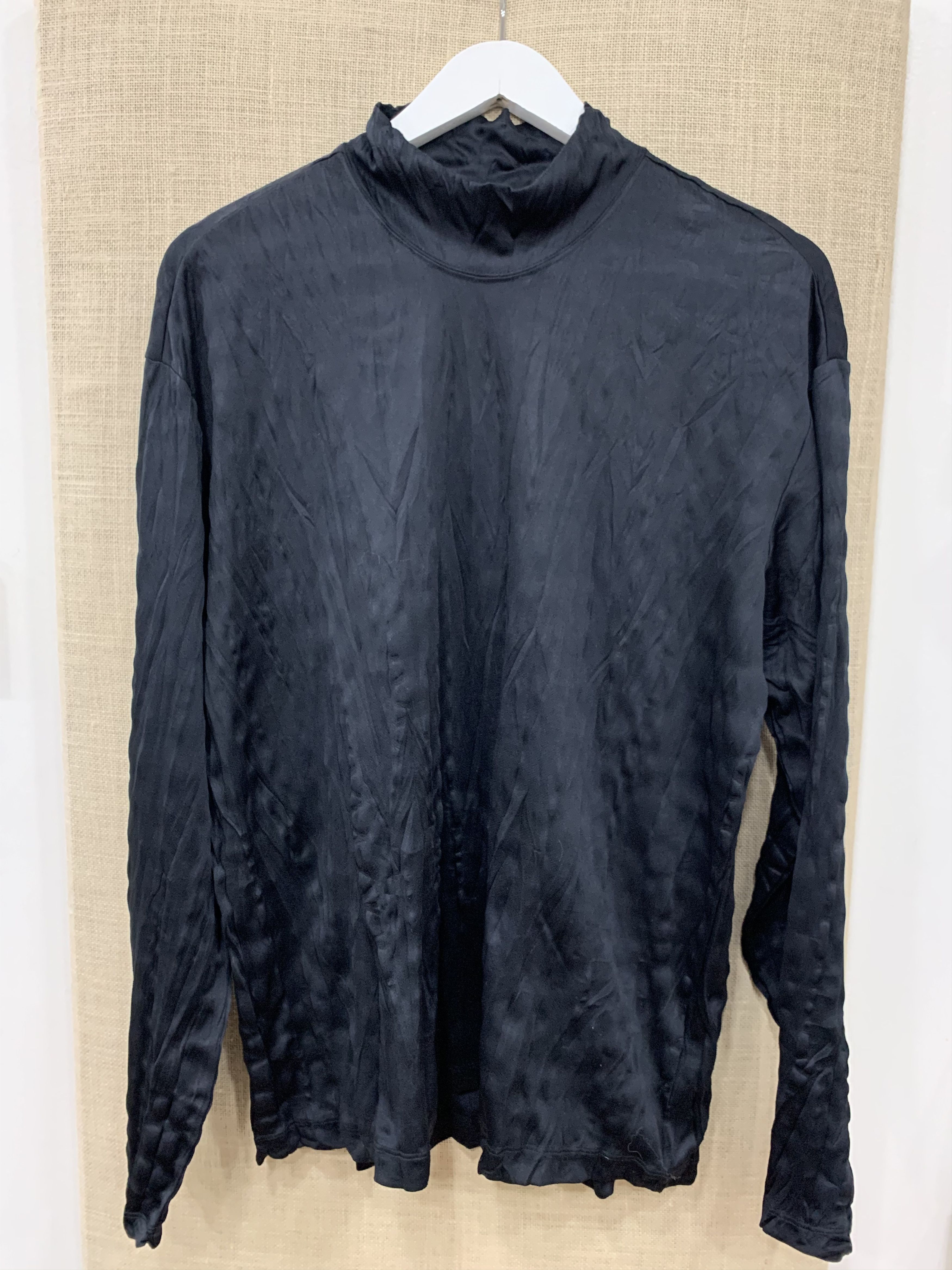 Issey Miyake Issey miyake "steve jobs" wrinkle poly top Size US L / EU 52-54 / 3 - 1 Thumbnail