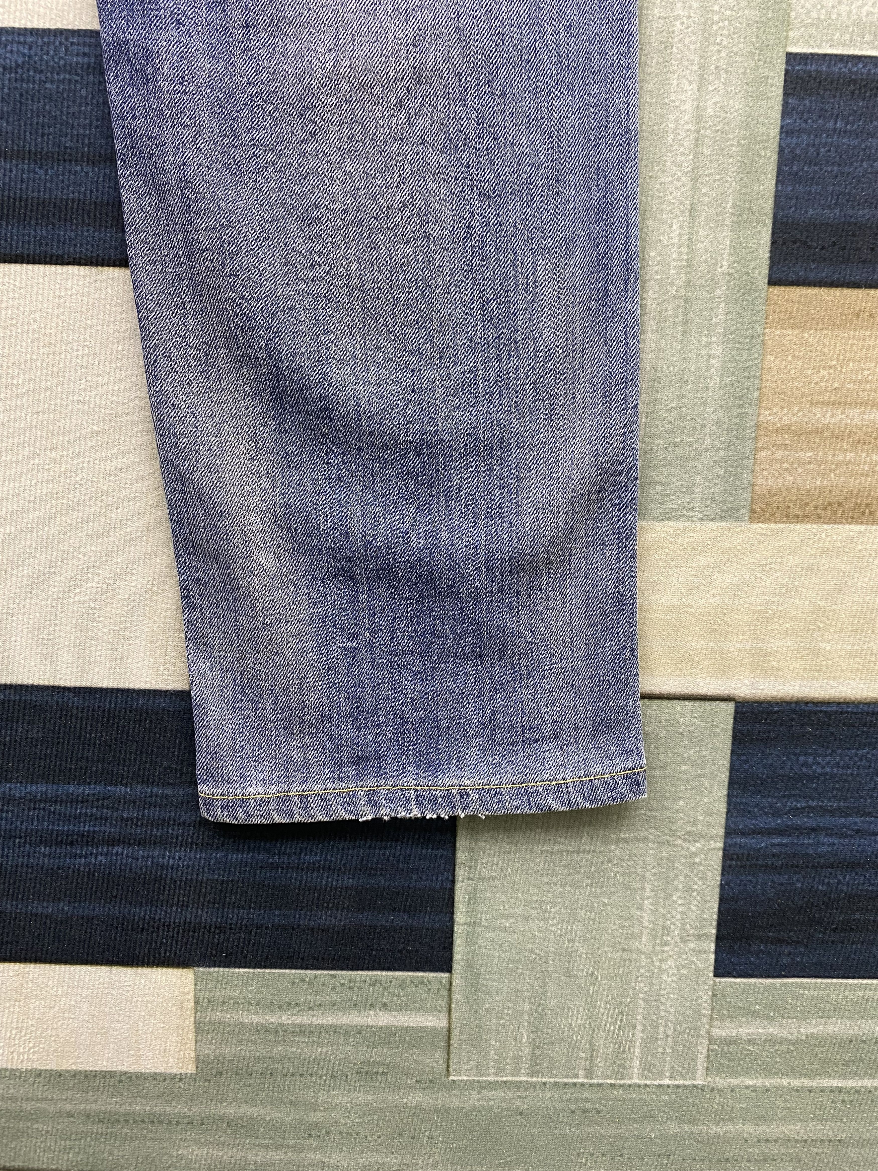 Uniqlo Vintage Uniqlo Selvedge Faded Blue Distress Denim Jean Size US 31 - 12 Thumbnail