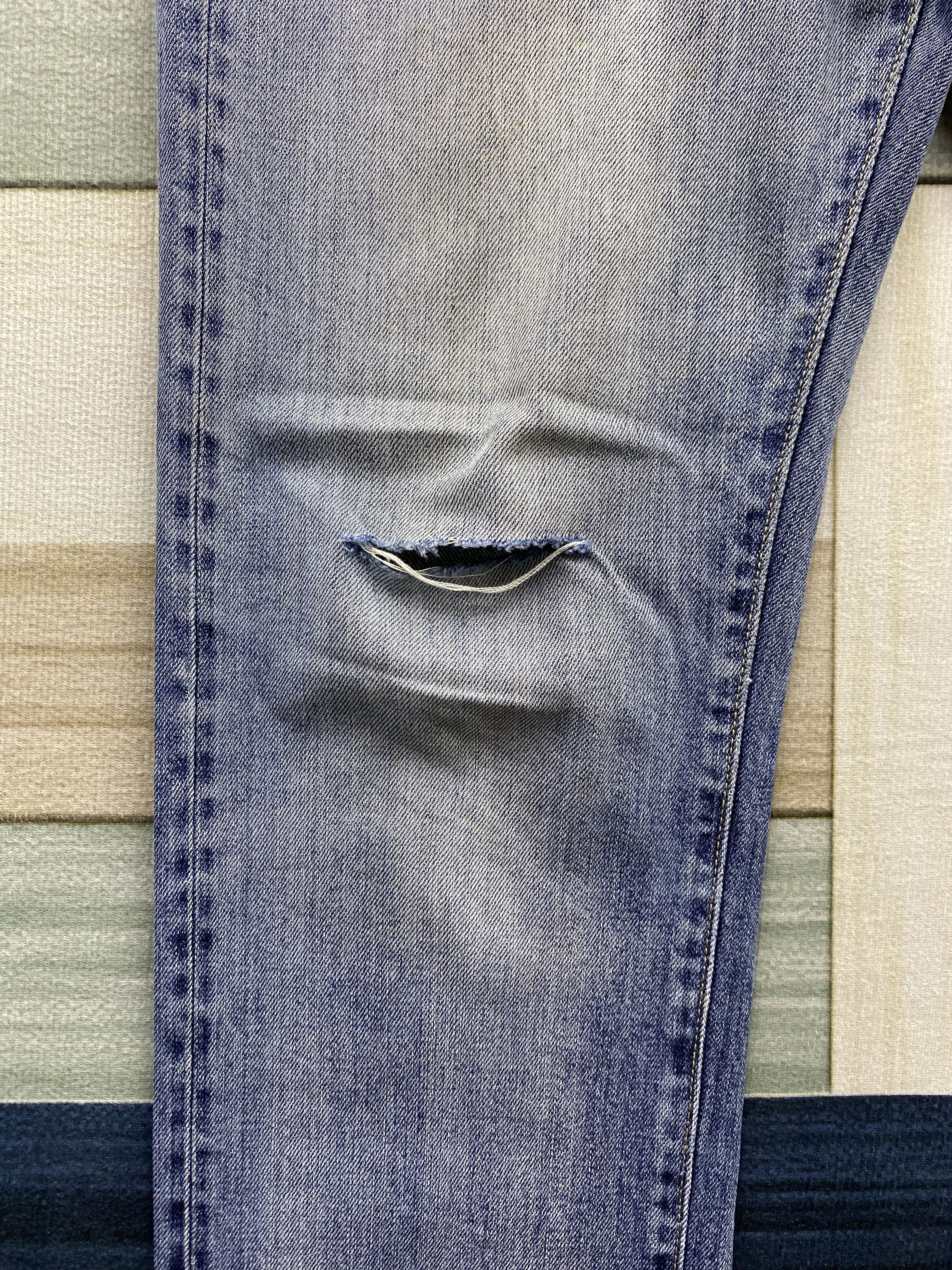 Uniqlo Vintage Uniqlo Selvedge Faded Blue Distress Denim Jean Size US 31 - 7 Thumbnail