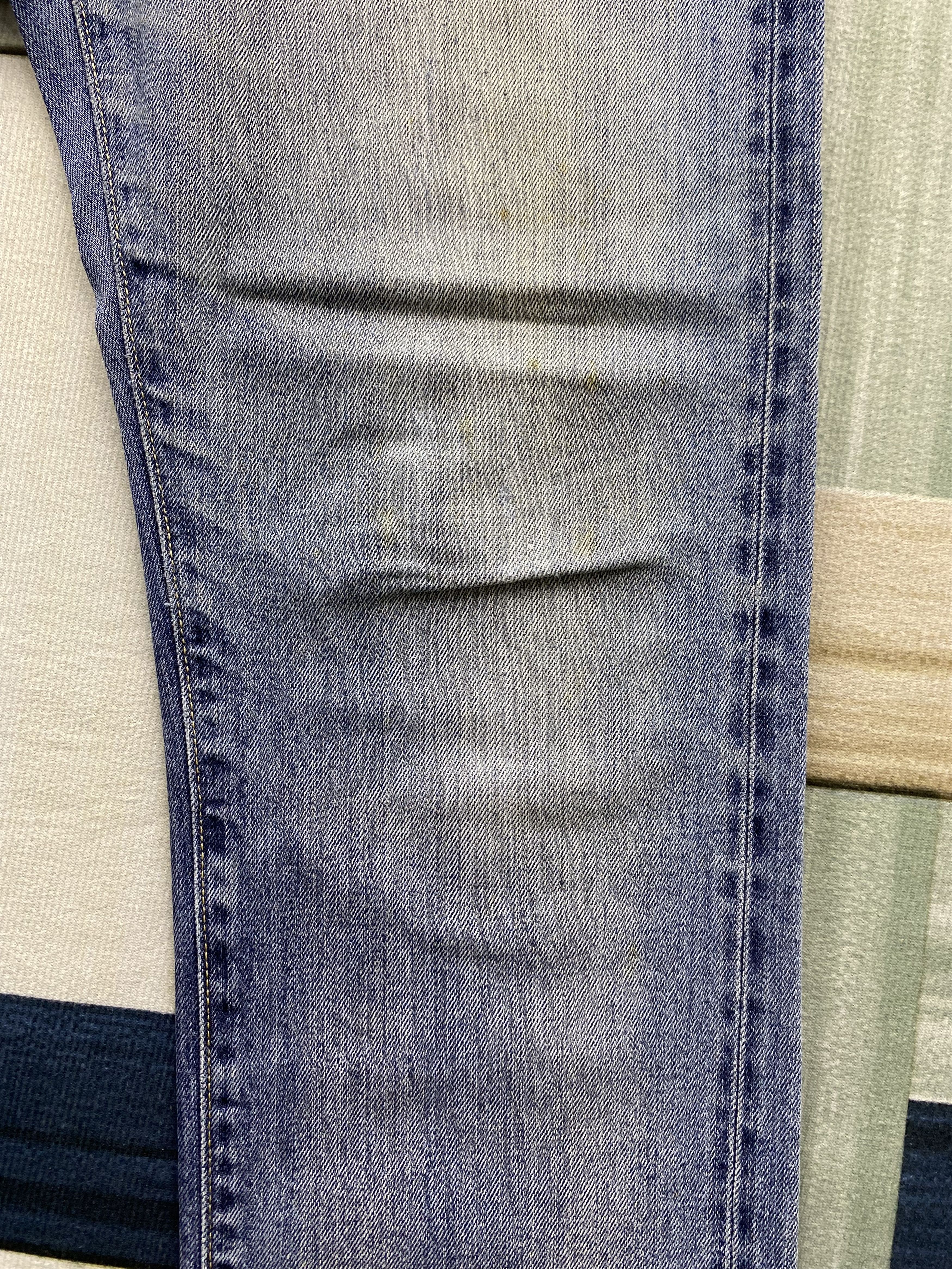 Uniqlo Vintage Uniqlo Selvedge Faded Blue Distress Denim Jean Size US 31 - 8 Thumbnail