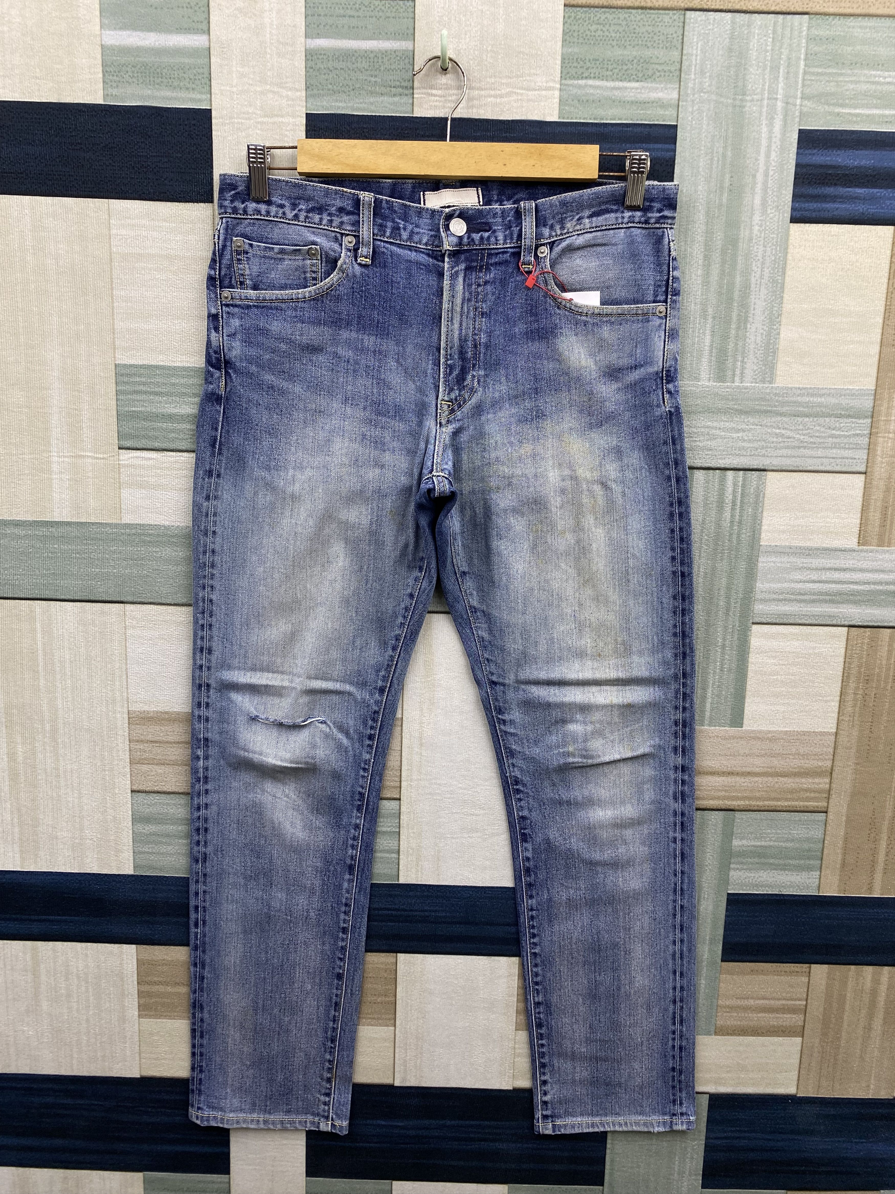 Uniqlo Vintage Uniqlo Selvedge Faded Blue Distress Denim Jean Size US 31 - 1 Thumbnail