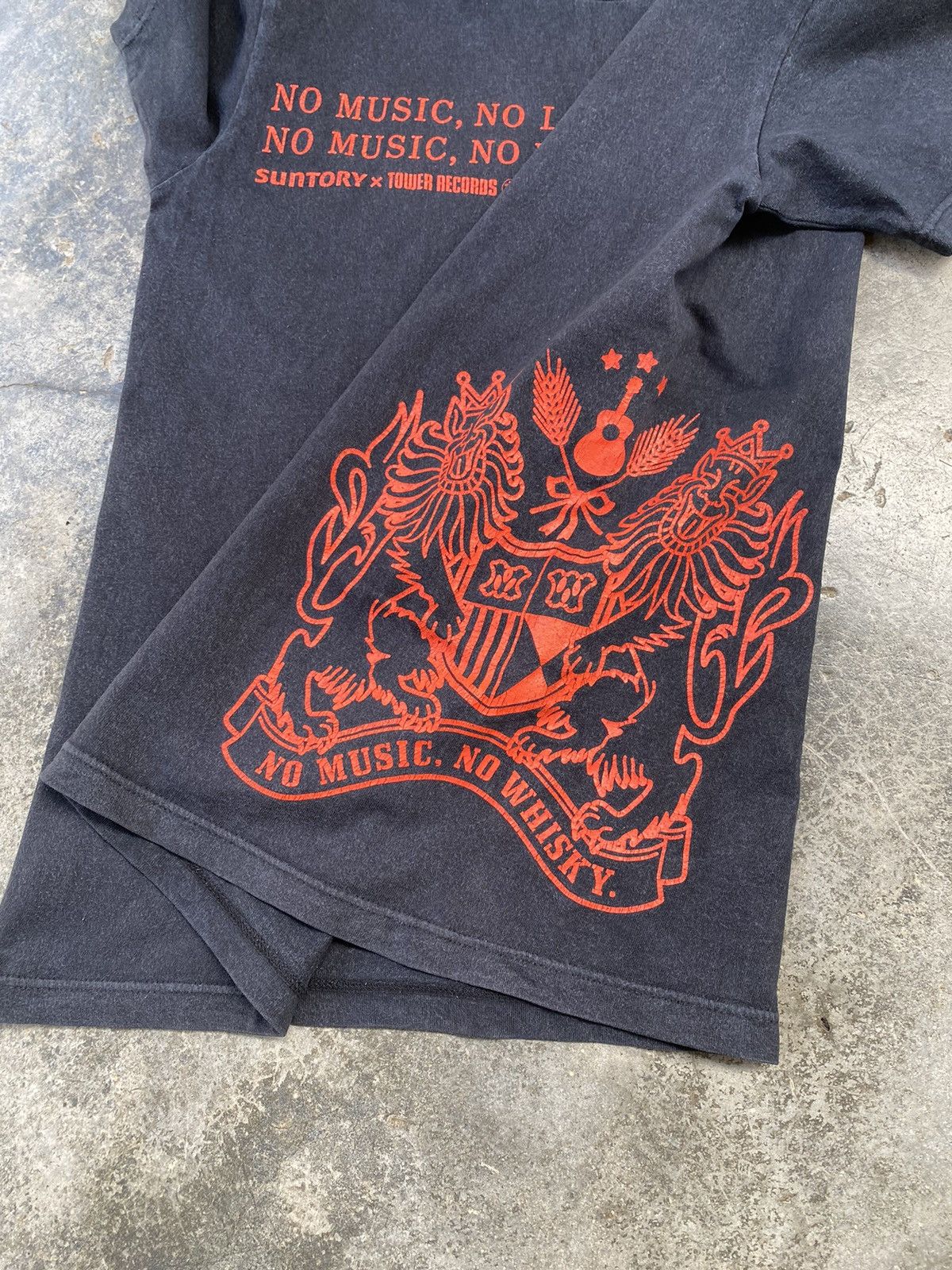 Band Tees Vintage Suntory Tower Records Distressed Tees Size US S / EU 44-46 / 1 - 9 Thumbnail