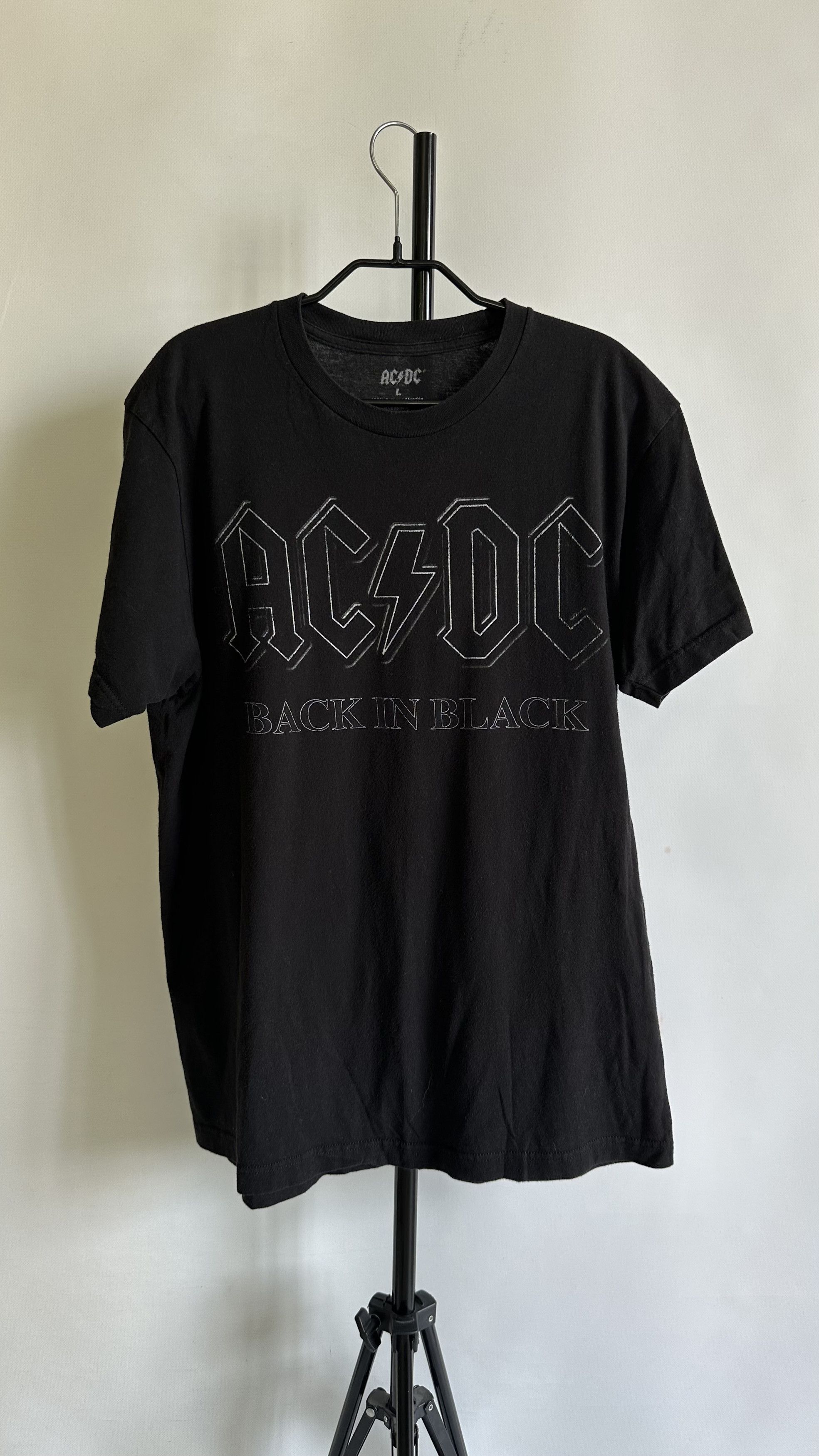 AC/DC × Band Tees AC/DC 2016 Back in blackband tee rock t shirt black Size US L / EU 52-54 / 3 - 5 Thumbnail