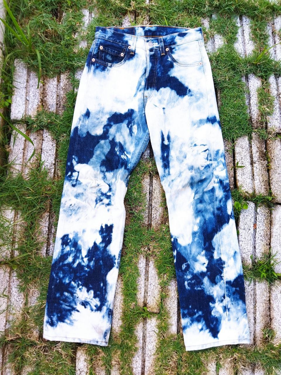 Vintage Levi's 501 Bleach Jeans - Size 28