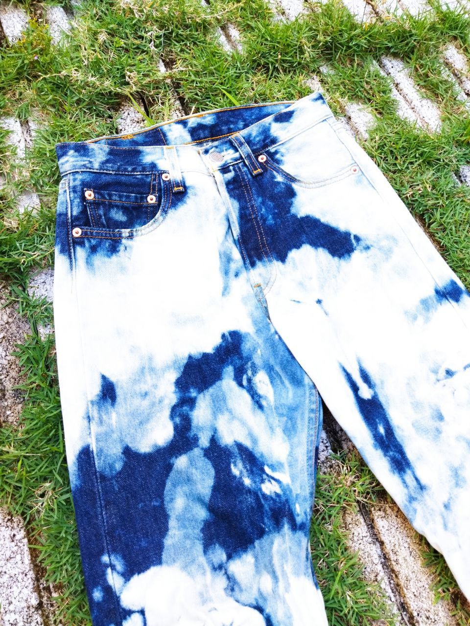Levi's Vintage Clothing Vintage Levi's 501 Bleach Jeans - Size 28 Size US 28 / EU 44 - 4 Thumbnail