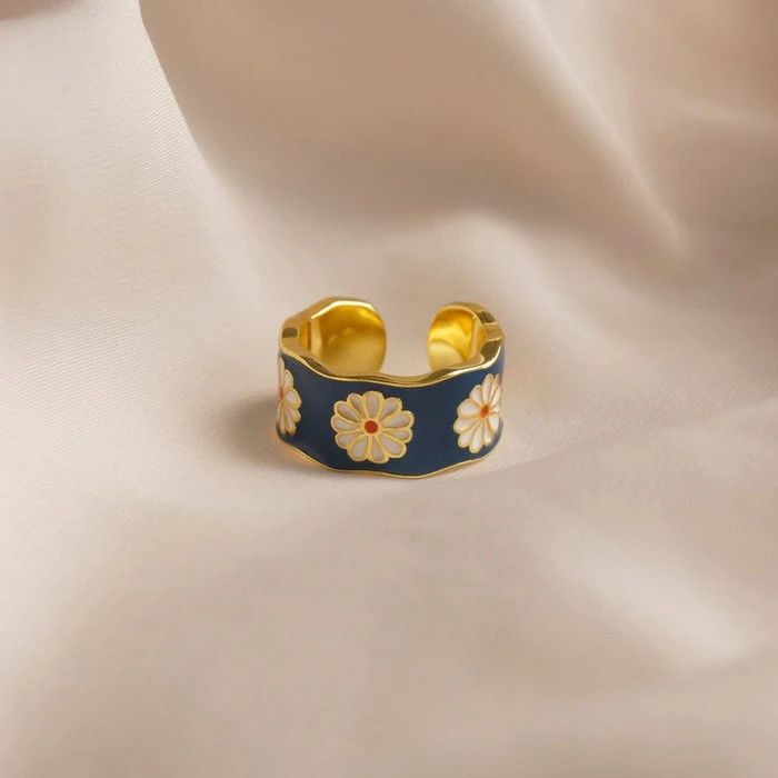 Jewelry Lucky Flower Ring Size ONE SIZE - 2 Thumbnail