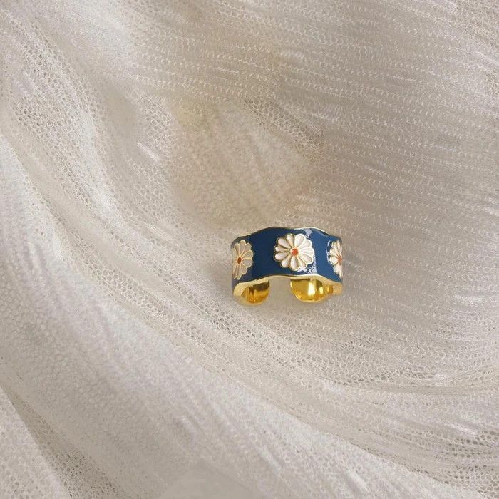Jewelry Lucky Flower Ring Size ONE SIZE - 3 Thumbnail