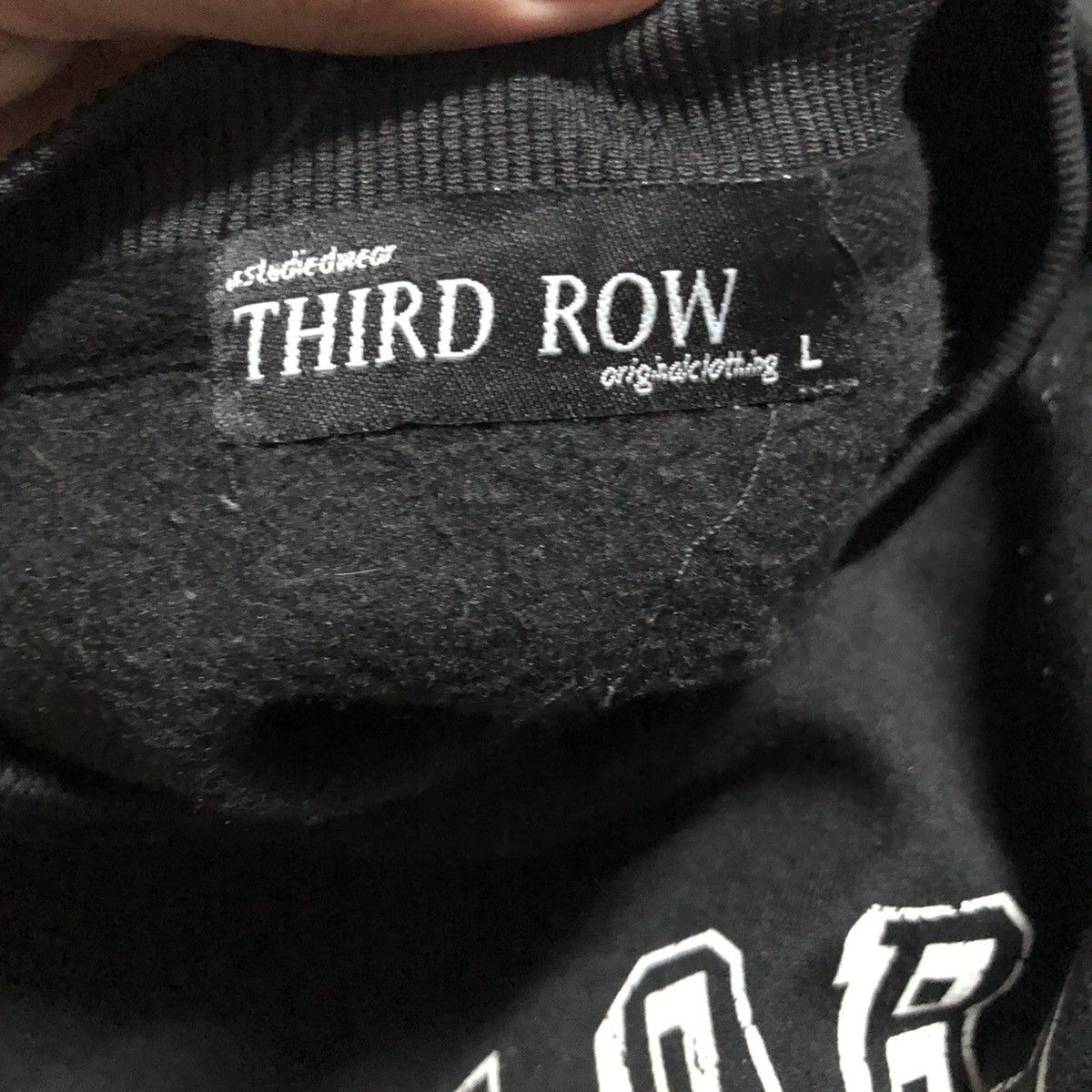 Japanese Brand Vintage Third Row Crewneck Big Logo Sweatshirt Size US M / EU 48-50 / 2 - 9 Thumbnail