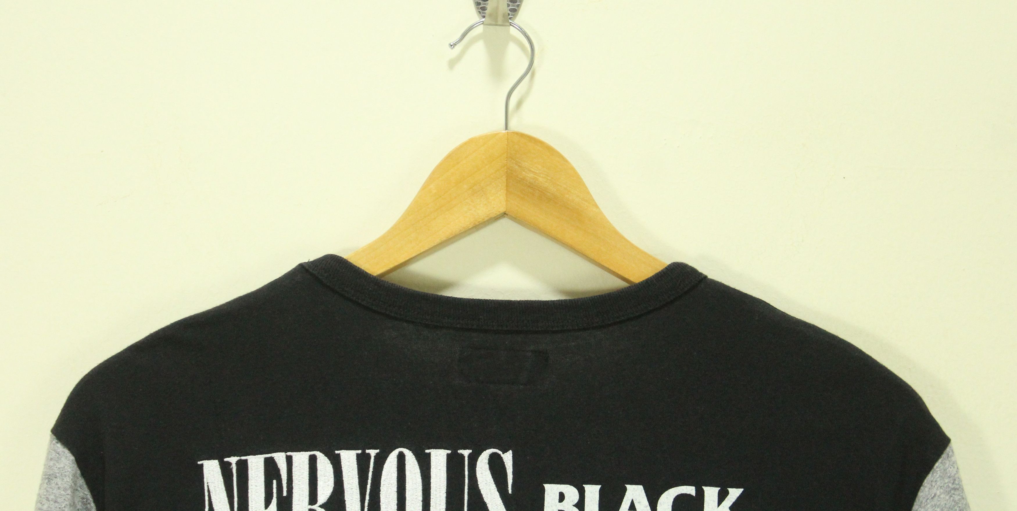 Band Tees × Japanese Brand × izzue IZZUE T Shirt Printed Embroidered Motif Black Flag Nirvana Size US L / EU 52-54 / 3 - 2 Thumbnail