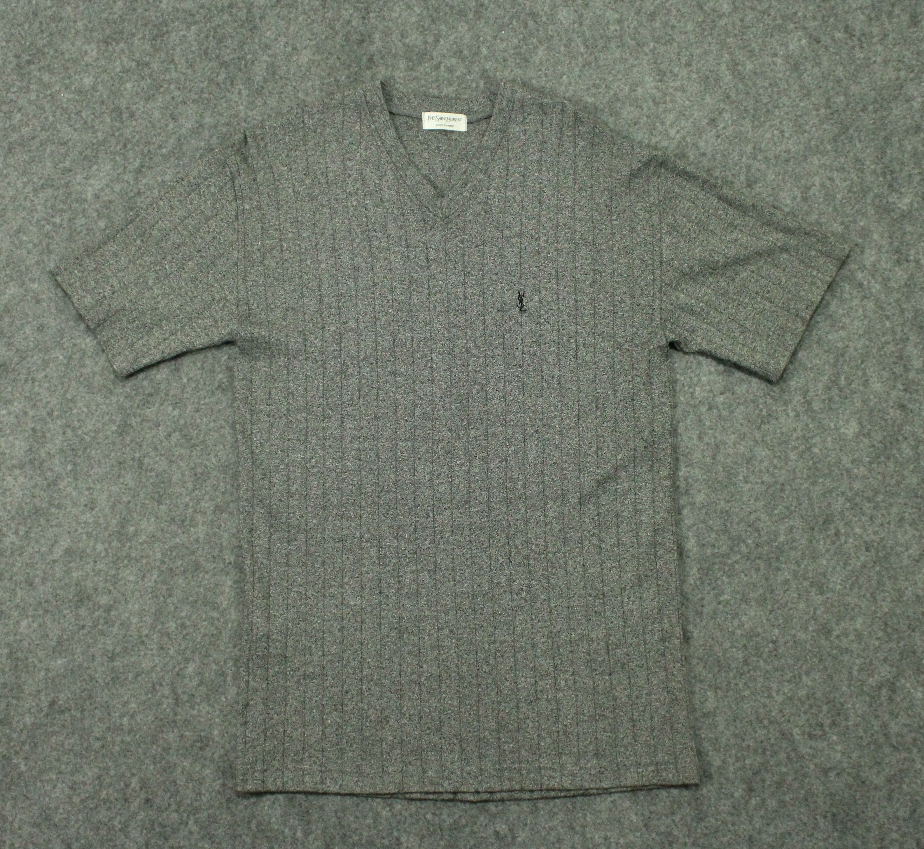 Vintage YVES SAINT LAURENT T Shirt V Neck Small Logo Vintage Size US L / EU 52-54 / 3 - 6 Thumbnail