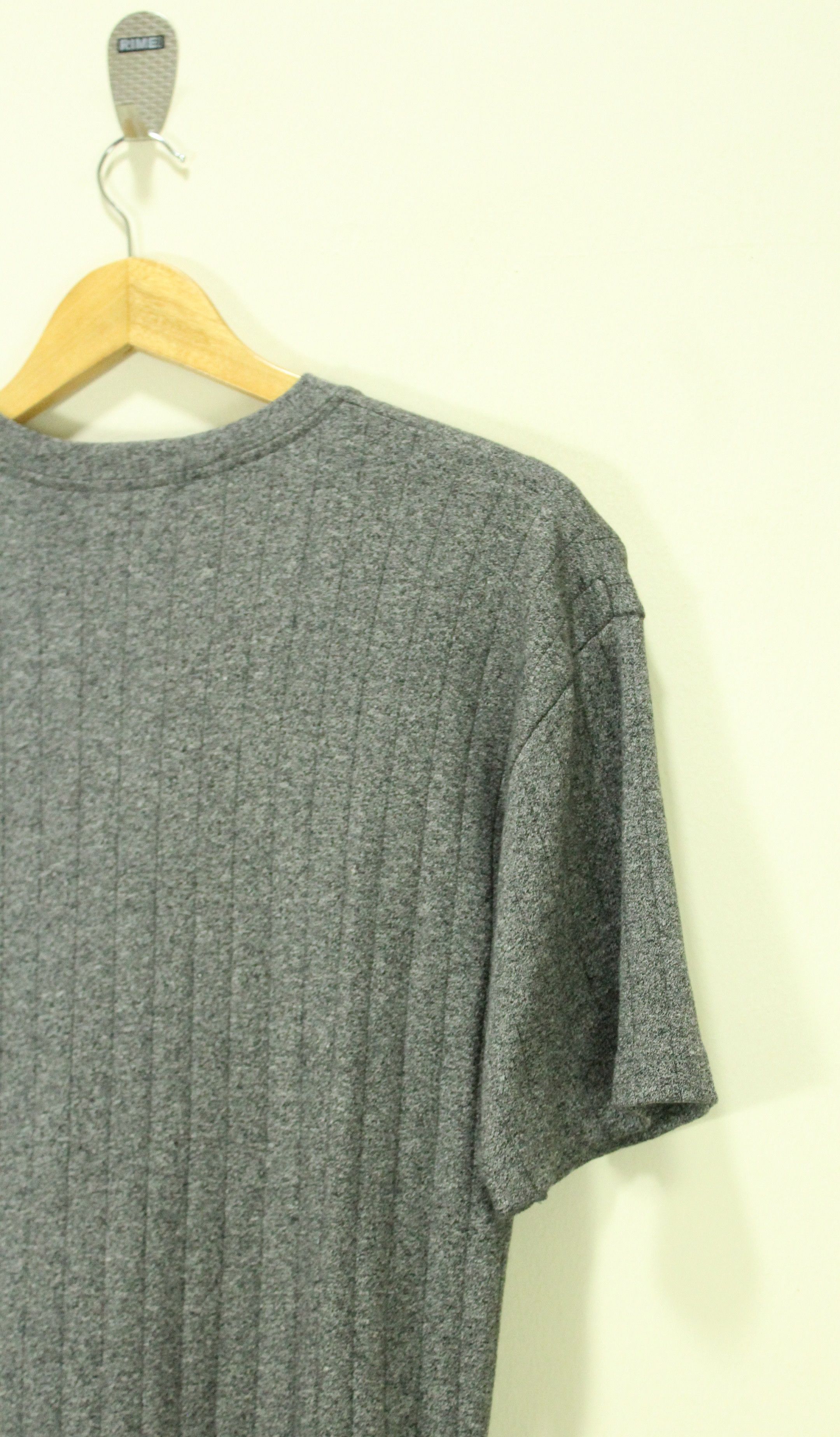 Vintage YVES SAINT LAURENT T Shirt V Neck Small Logo Vintage Size US L / EU 52-54 / 3 - 5 Thumbnail