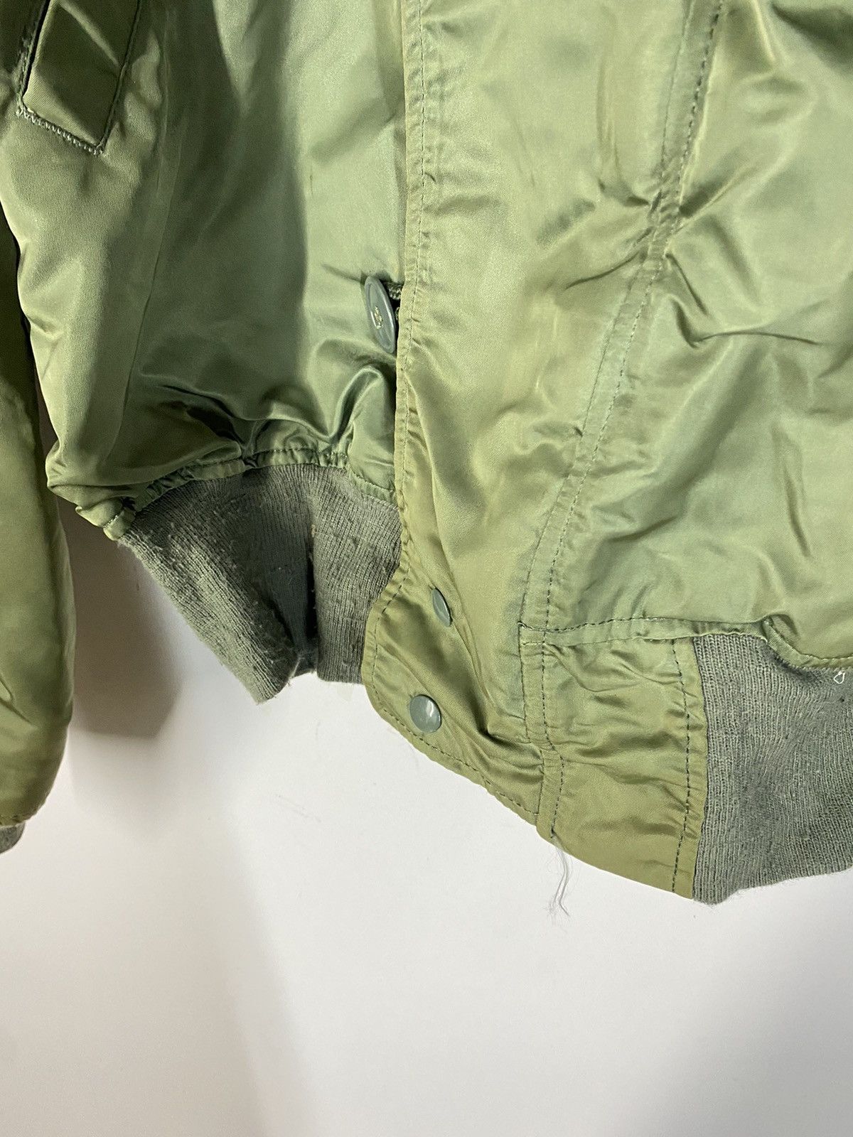 Alpha Industries Vintage Alpha Industries Bomber Jacket With Hood N-2B Design Size US L / EU 52-54 / 3 - 7 Thumbnail