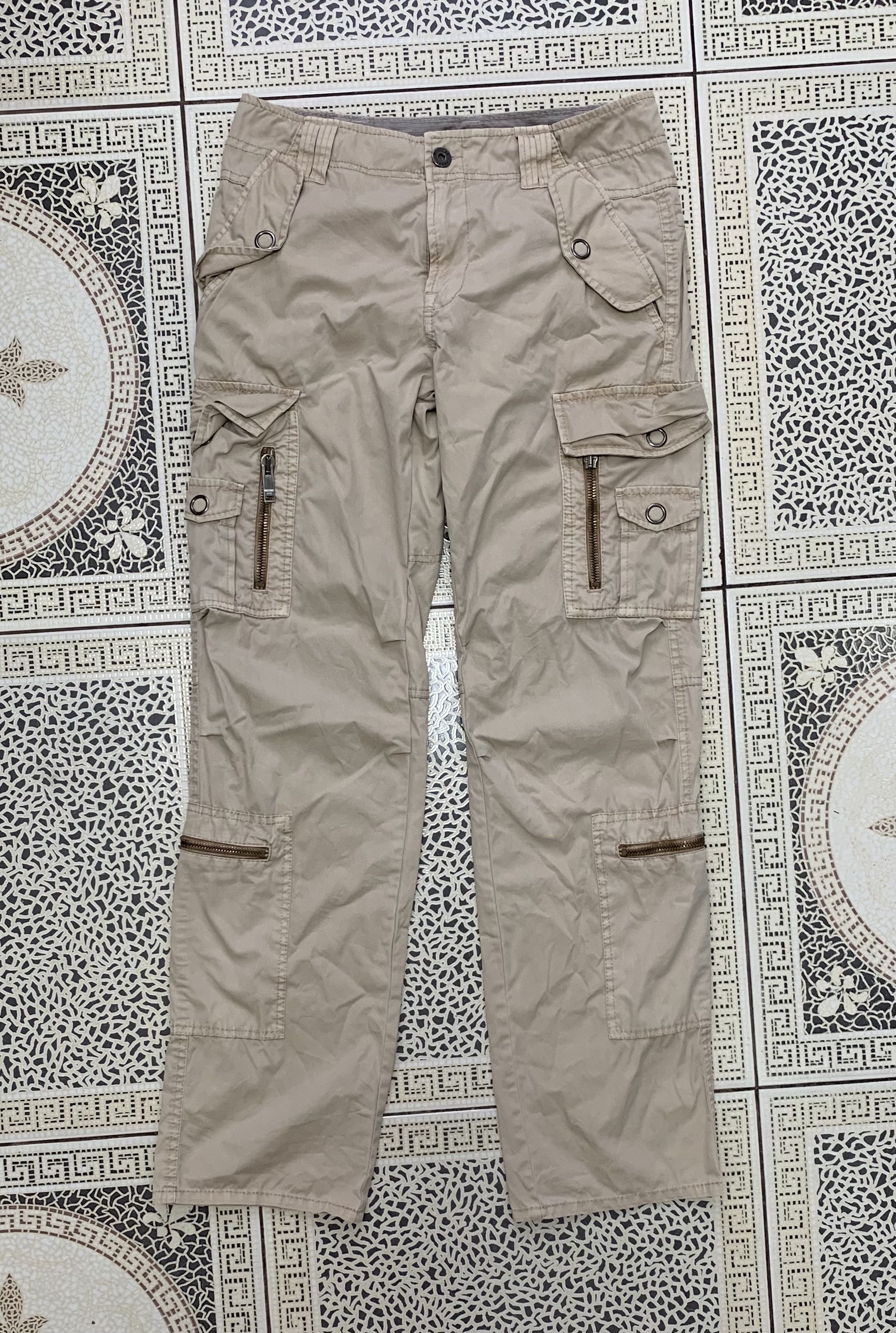 Grailed Moschino Multi Pocket pants Size US 30 / EU 46 - 1 Thumbnail