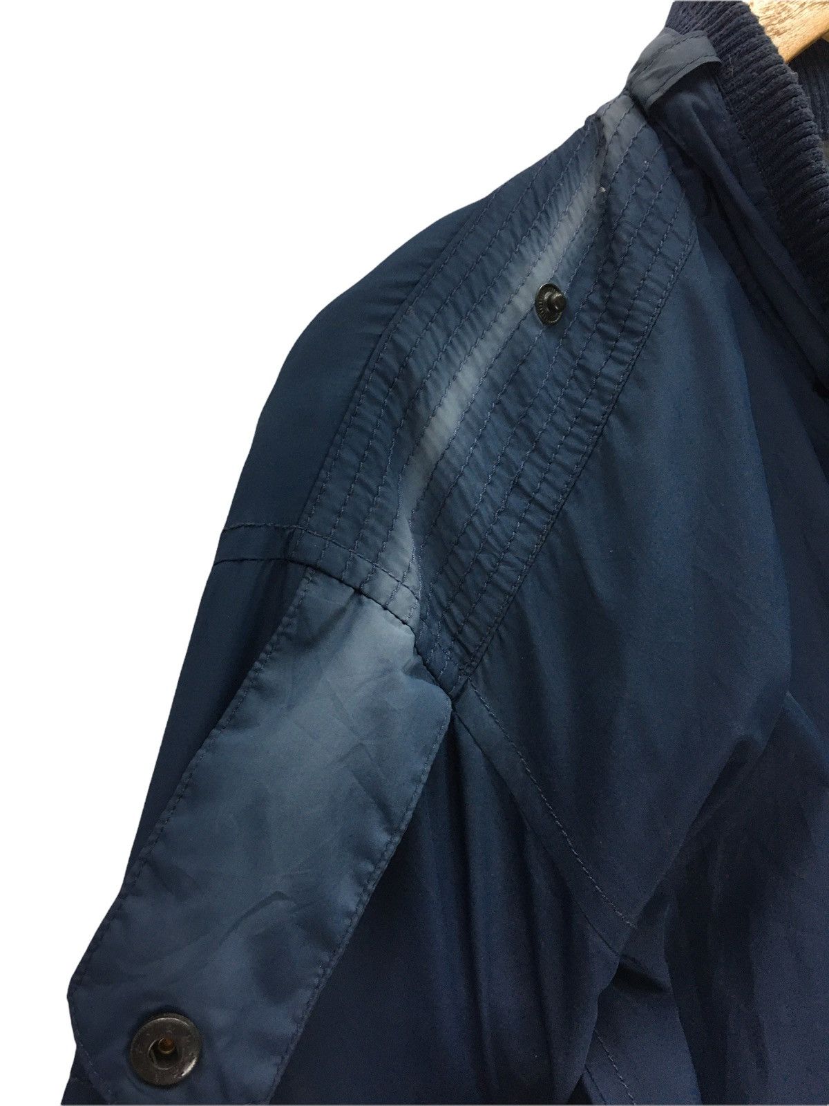 Quiksilver Vintage Quiksilver Small Logo Light Jacket Size US L / EU 52-54 / 3 - 6 Thumbnail