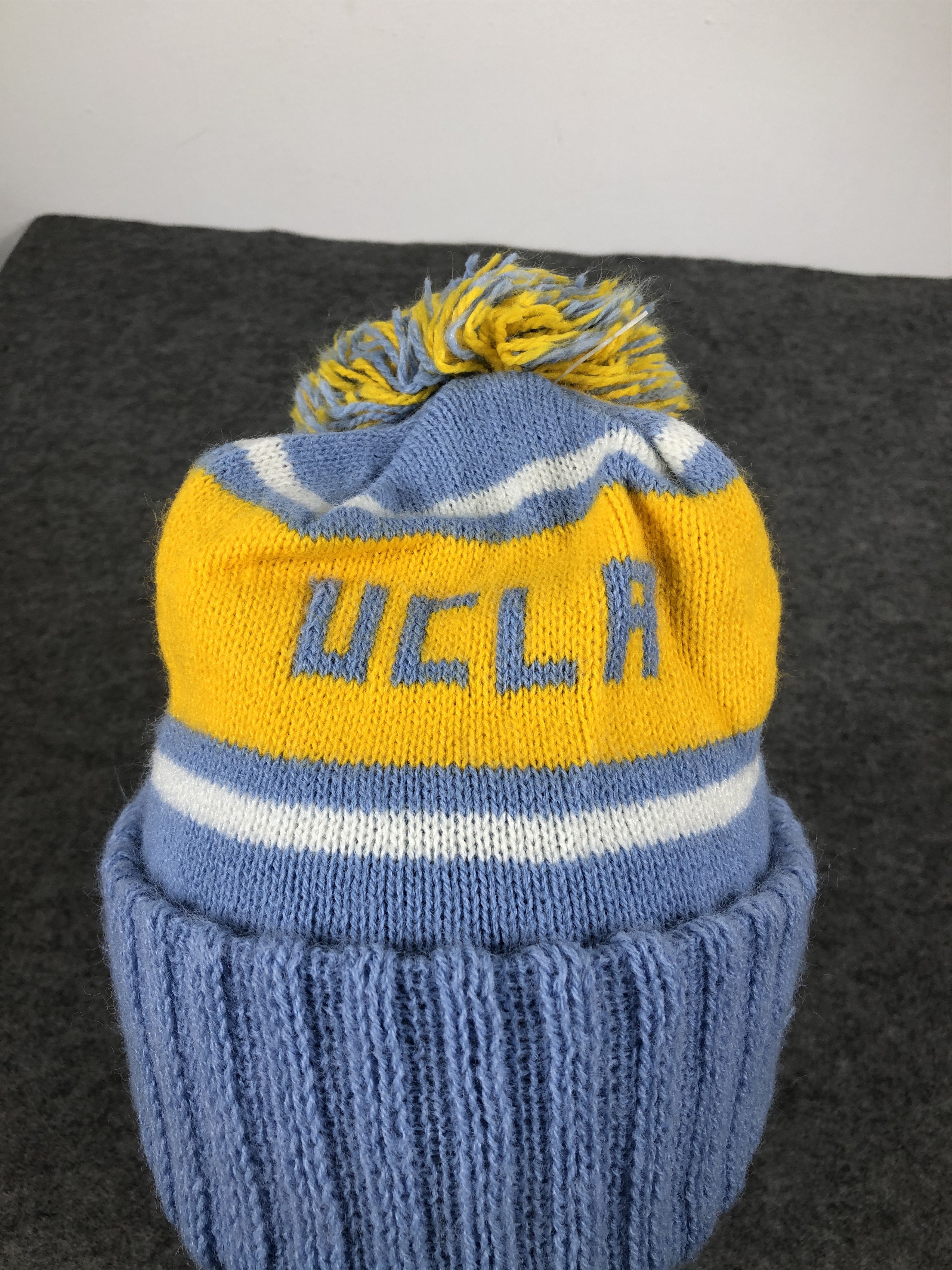 Vintage Vintage UCLA by Wolf Beanie / Snow Hat / Snow Cap Size ONE SIZE - 5 Thumbnail