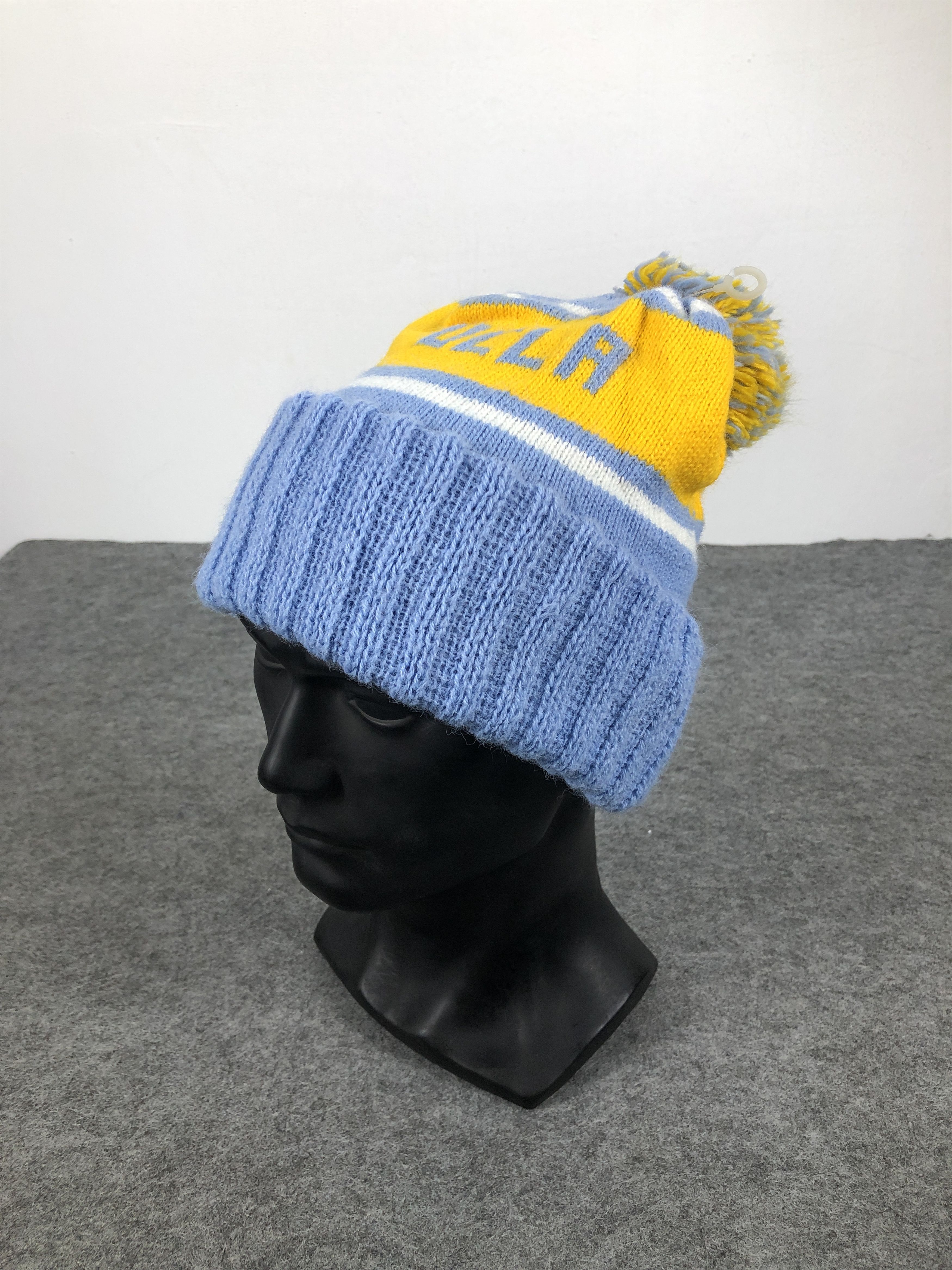 Vintage Vintage UCLA by Wolf Beanie / Snow Hat / Snow Cap Size ONE SIZE - 1 Thumbnail