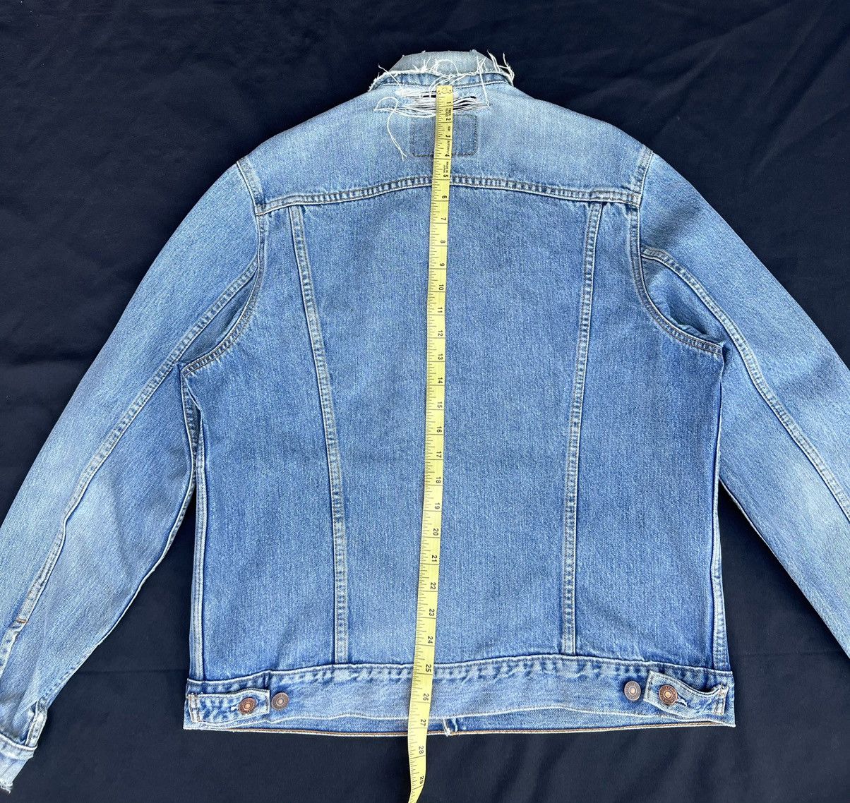 Levi's Trashed! VTG 1997 Levi’s Fade Distress Denim Trucker Jacket Size US L / EU 52-54 / 3 - 25 Thumbnail