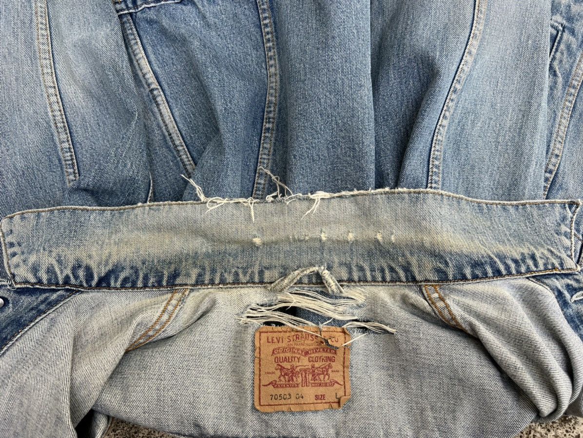 Levi's Trashed! VTG 1997 Levi’s Fade Distress Denim Trucker Jacket Size US L / EU 52-54 / 3 - 19 Thumbnail