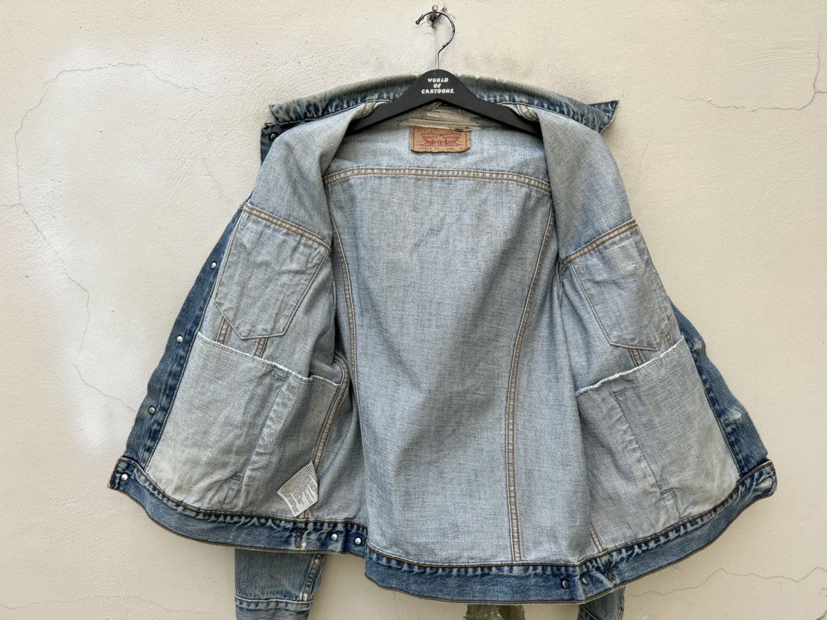 Levi's Trashed! VTG 1997 Levi’s Fade Distress Denim Trucker Jacket Size US L / EU 52-54 / 3 - 17 Thumbnail