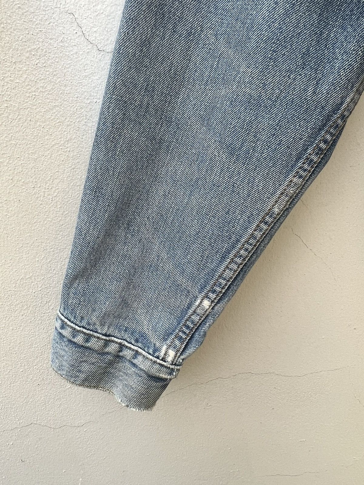 Levi's Trashed! VTG 1997 Levi’s Fade Distress Denim Trucker Jacket Size US L / EU 52-54 / 3 - 15 Thumbnail