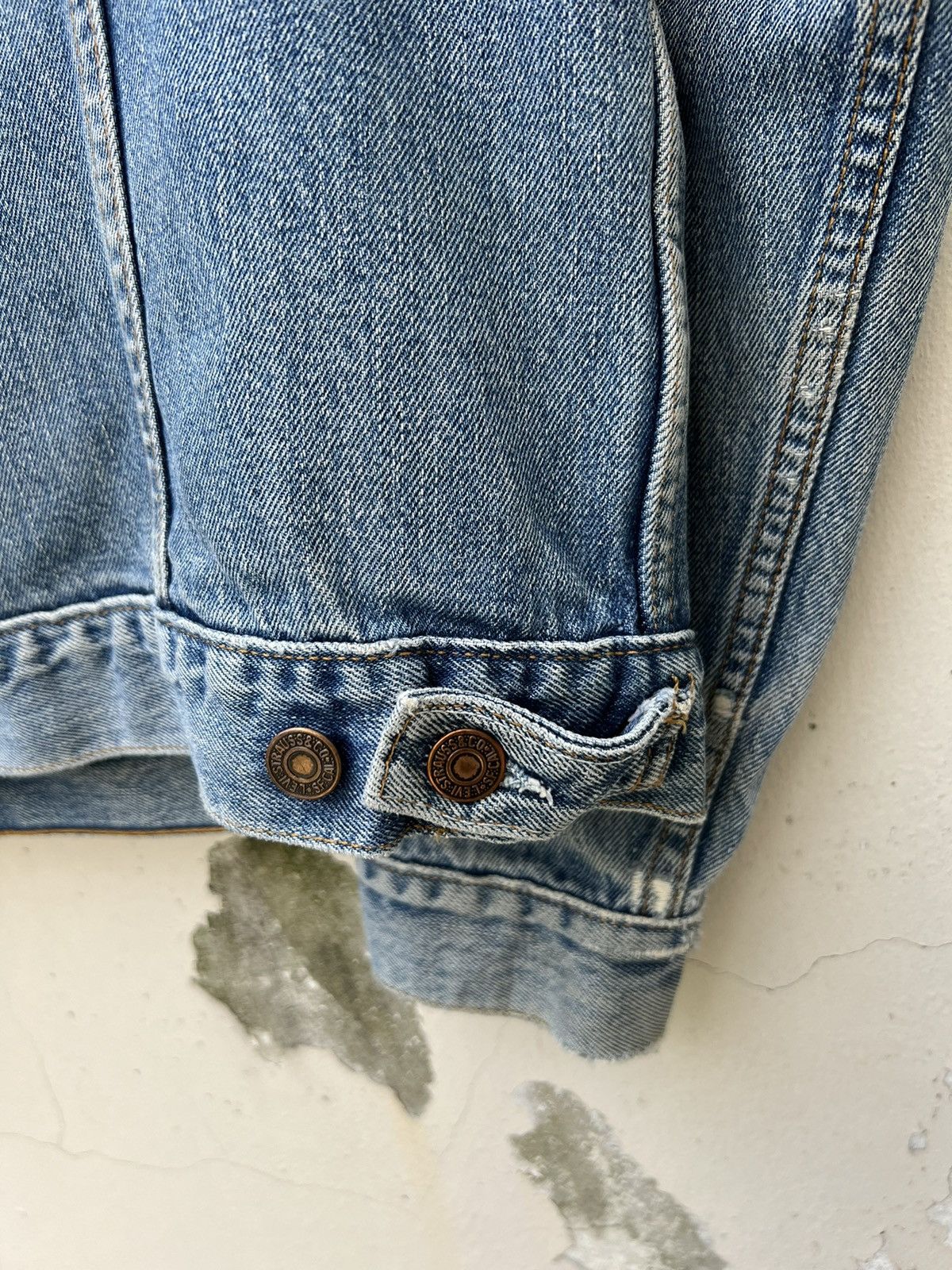 Levi's Trashed! VTG 1997 Levi’s Fade Distress Denim Trucker Jacket Size US L / EU 52-54 / 3 - 3 Thumbnail
