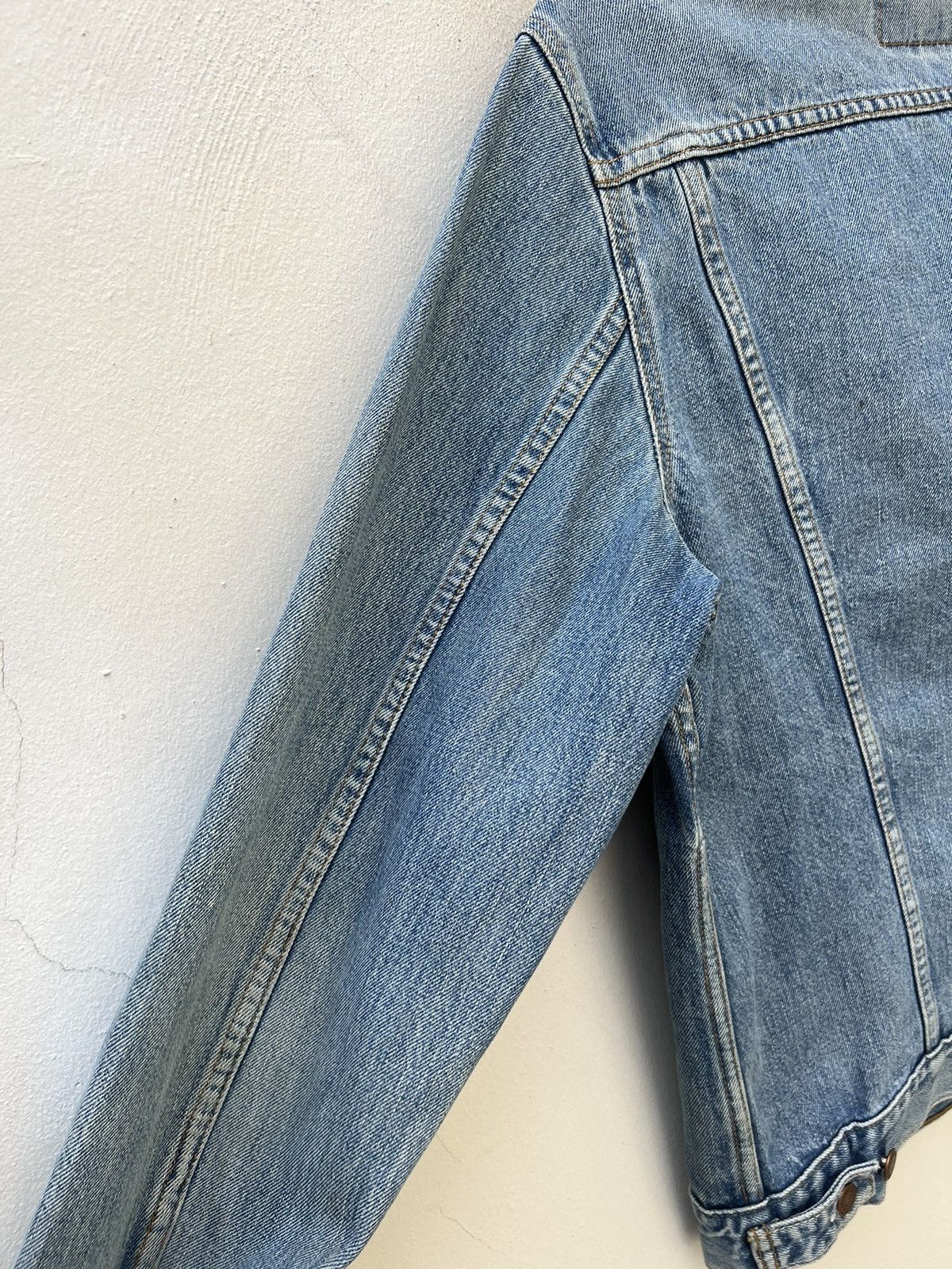 Levi's Trashed! VTG 1997 Levi’s Fade Distress Denim Trucker Jacket Size US L / EU 52-54 / 3 - 6 Thumbnail