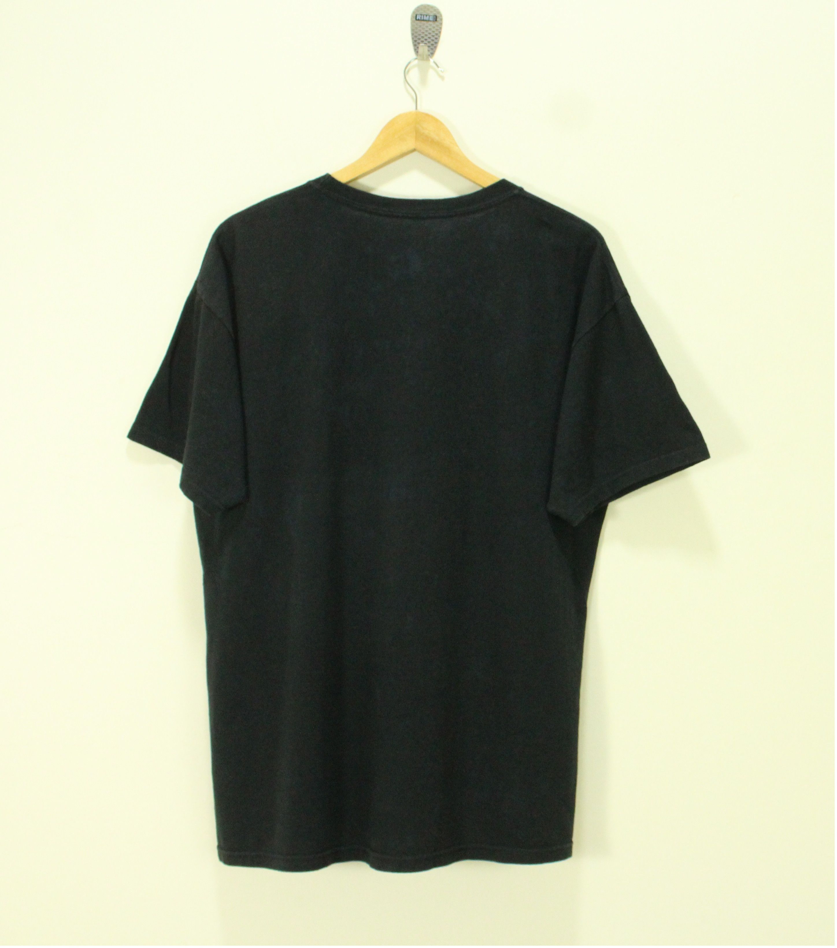 Band Tees × Rap Tees × Vintage TUPAC SHAKUR T Shirt Memorial Me Against The World 2012 Size US L / EU 52-54 / 3 - 3 Thumbnail