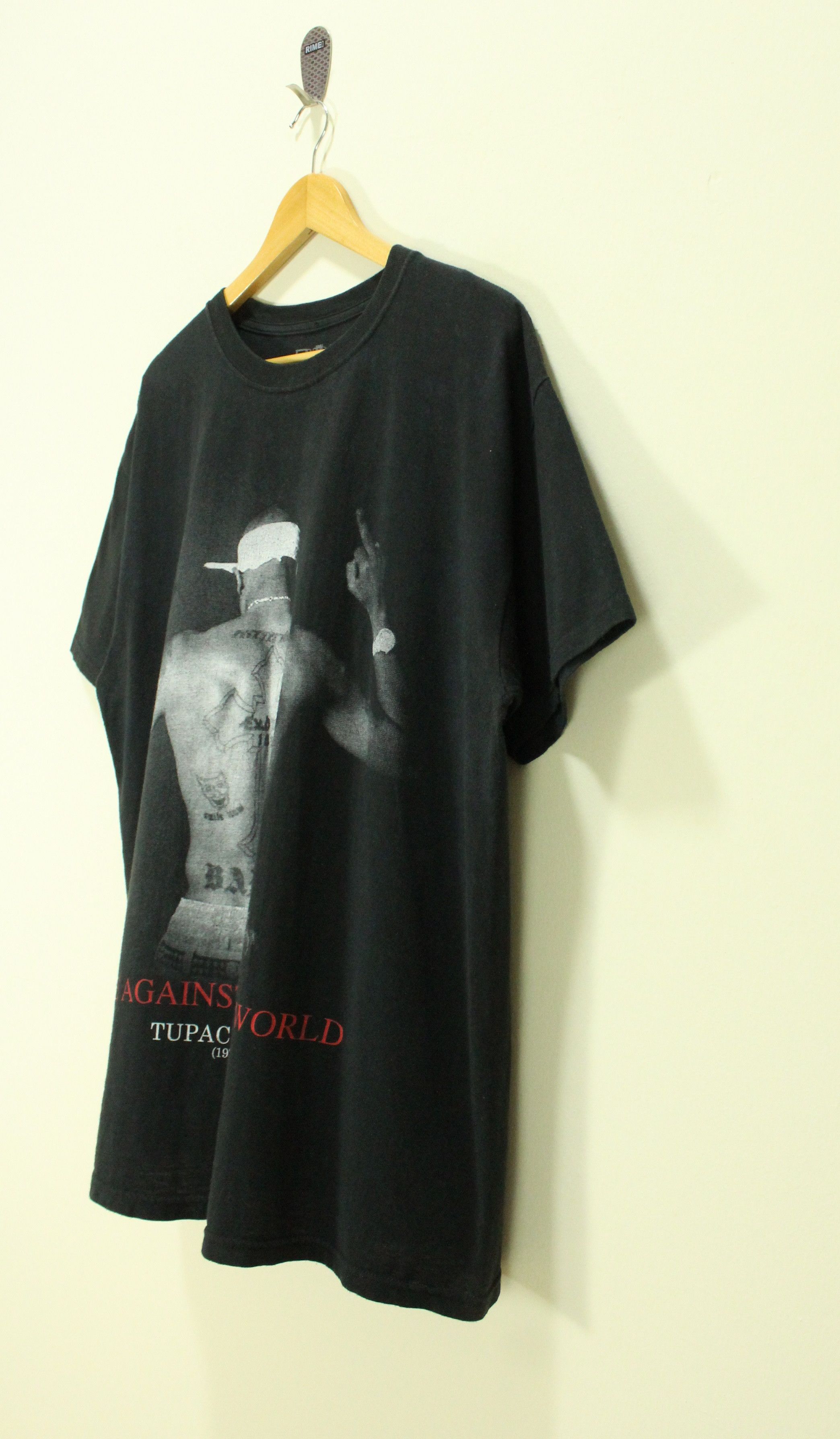 Band Tees × Rap Tees × Vintage TUPAC SHAKUR T Shirt Memorial Me Against The World 2012 Size US L / EU 52-54 / 3 - 2 Thumbnail