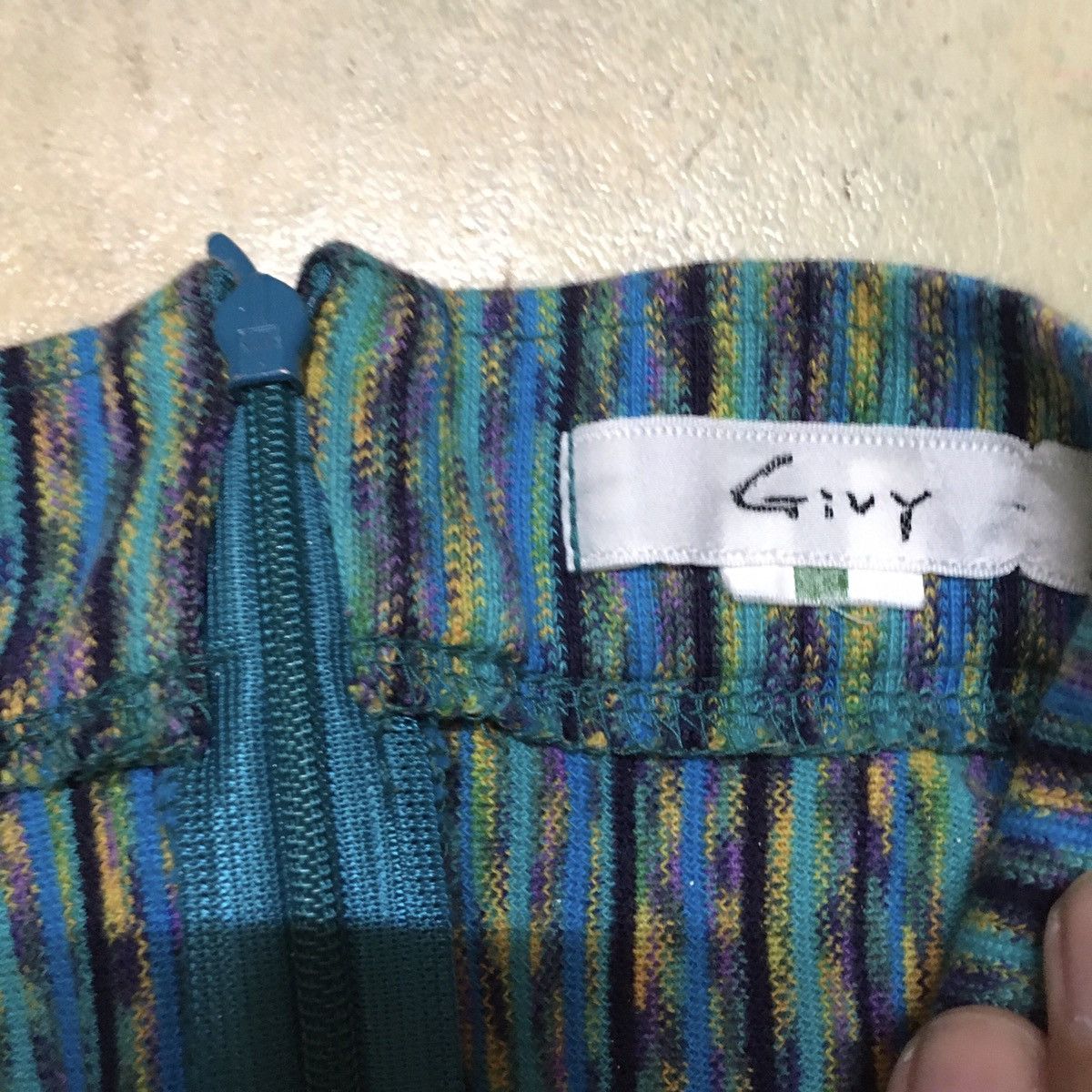 Japanese Brand Givy Art Style Long sleeve t shirt knitwear Size US S / EU 44-46 / 1 - 6 Thumbnail