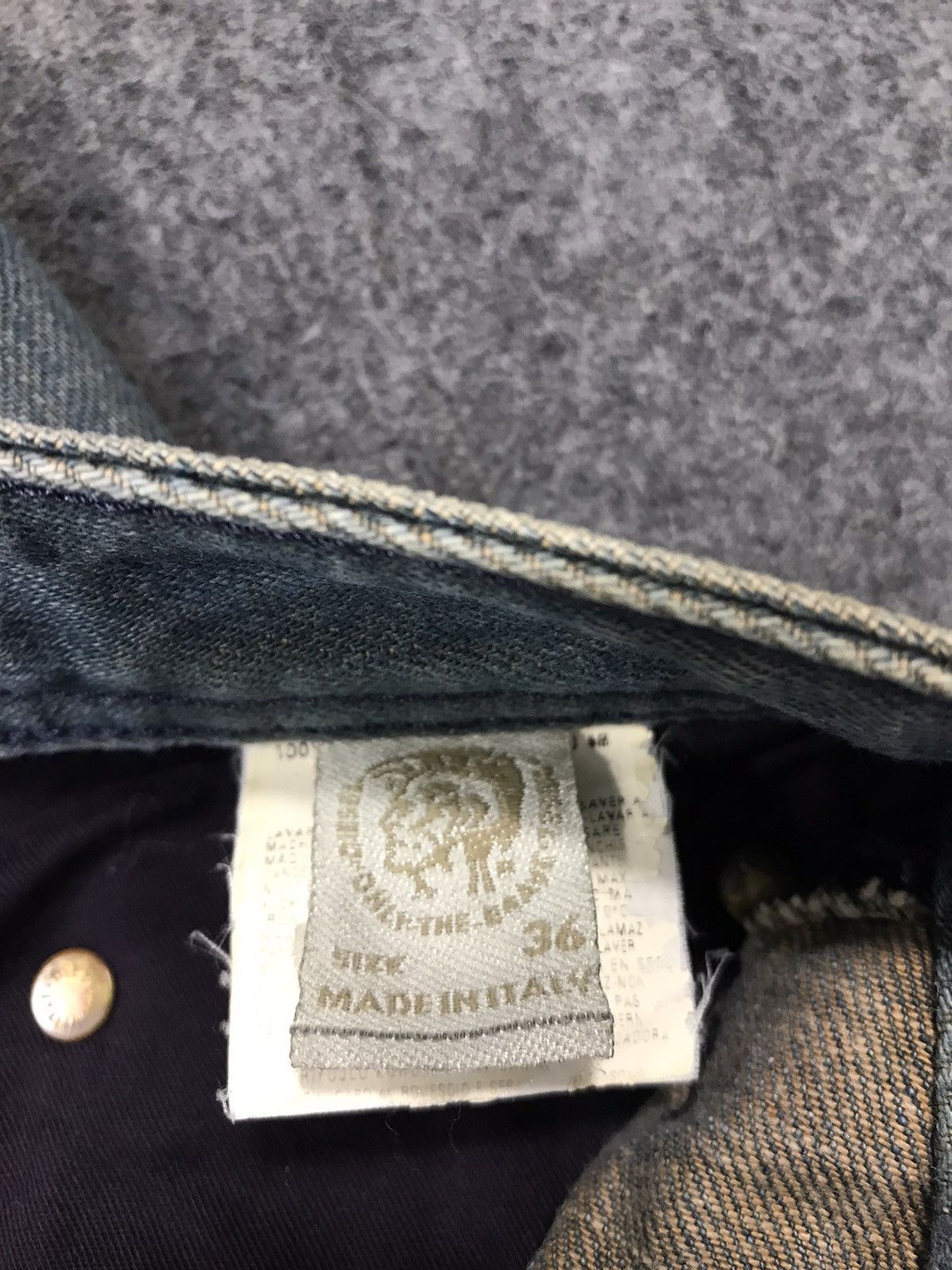 Diesel × Vintage Vintage Diesel Industry Back Side Pocket Art Jeans Style Size US 39 - 15 Thumbnail