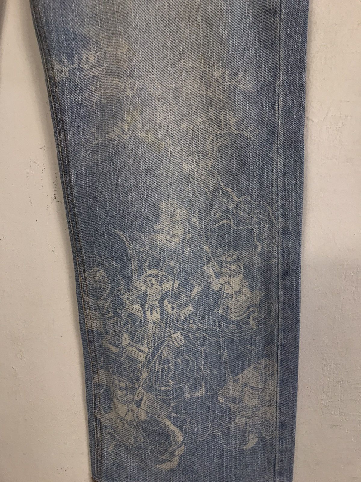 Japanese Brand × Vintage Vintage Printed Japanese Samurai Light Wash Jeans Design Size US 37 - 5 Thumbnail