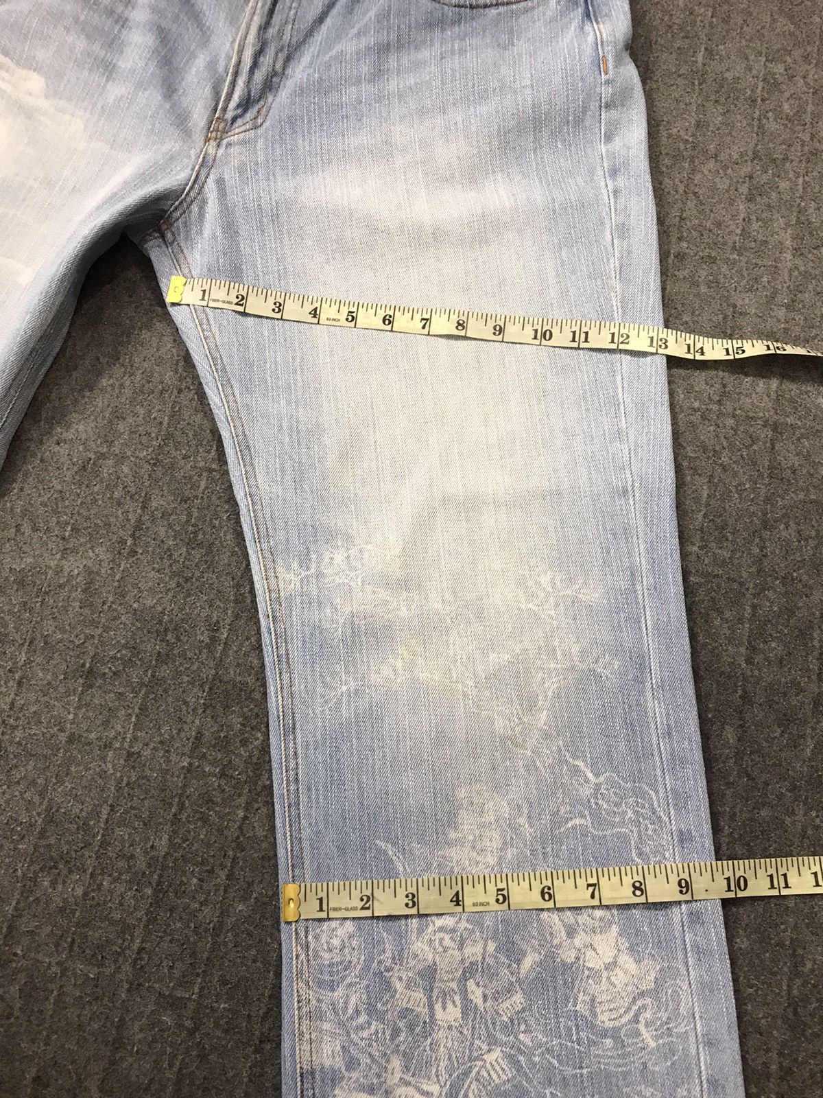 Japanese Brand × Vintage Vintage Printed Japanese Samurai Light Wash Jeans Design Size US 37 - 19 Thumbnail