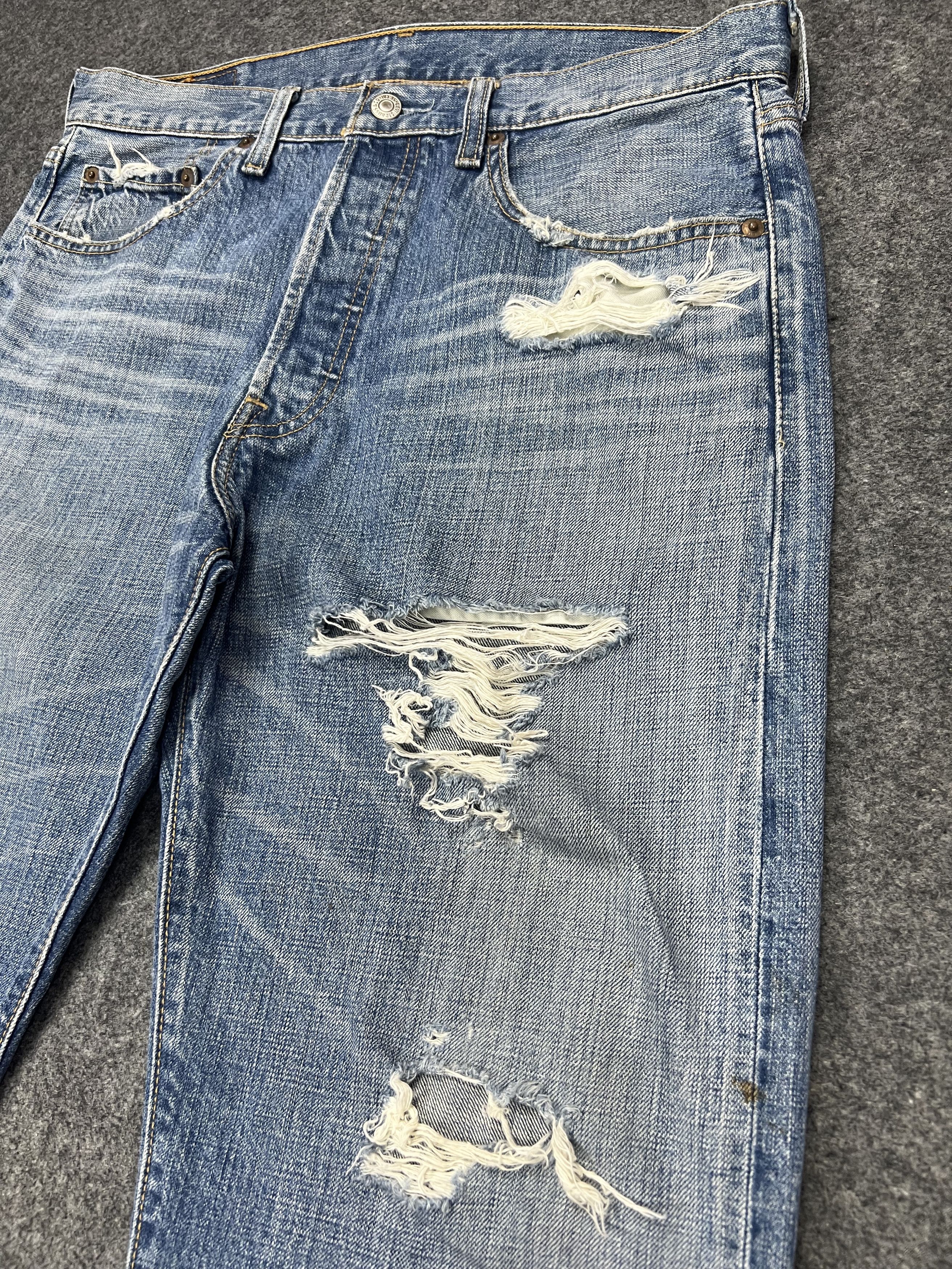 Levi's × Vintage Distressed Levis 501 jeans Size US 34 / EU 50 - 2 Thumbnail