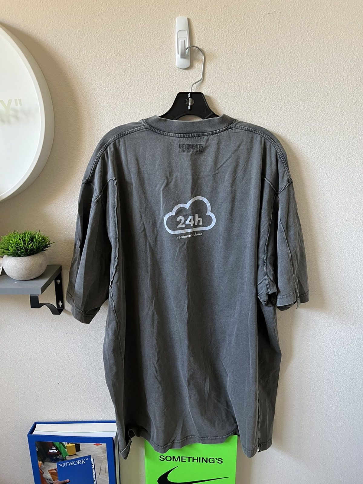 Vetements Vetements Cut Up 24hr Logo T-Shirt Size US L / EU 52-54 / 3 - 2 Thumbnail