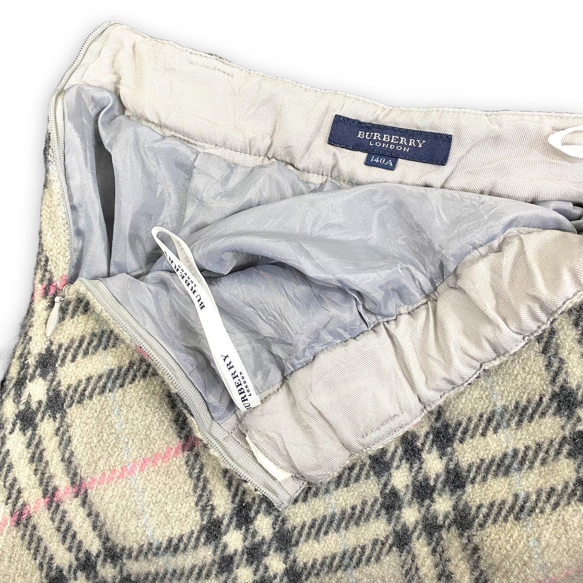 Burberry BURBERRY LONDON NOVA CHECK SKIRTS Size 22" - 7 Thumbnail